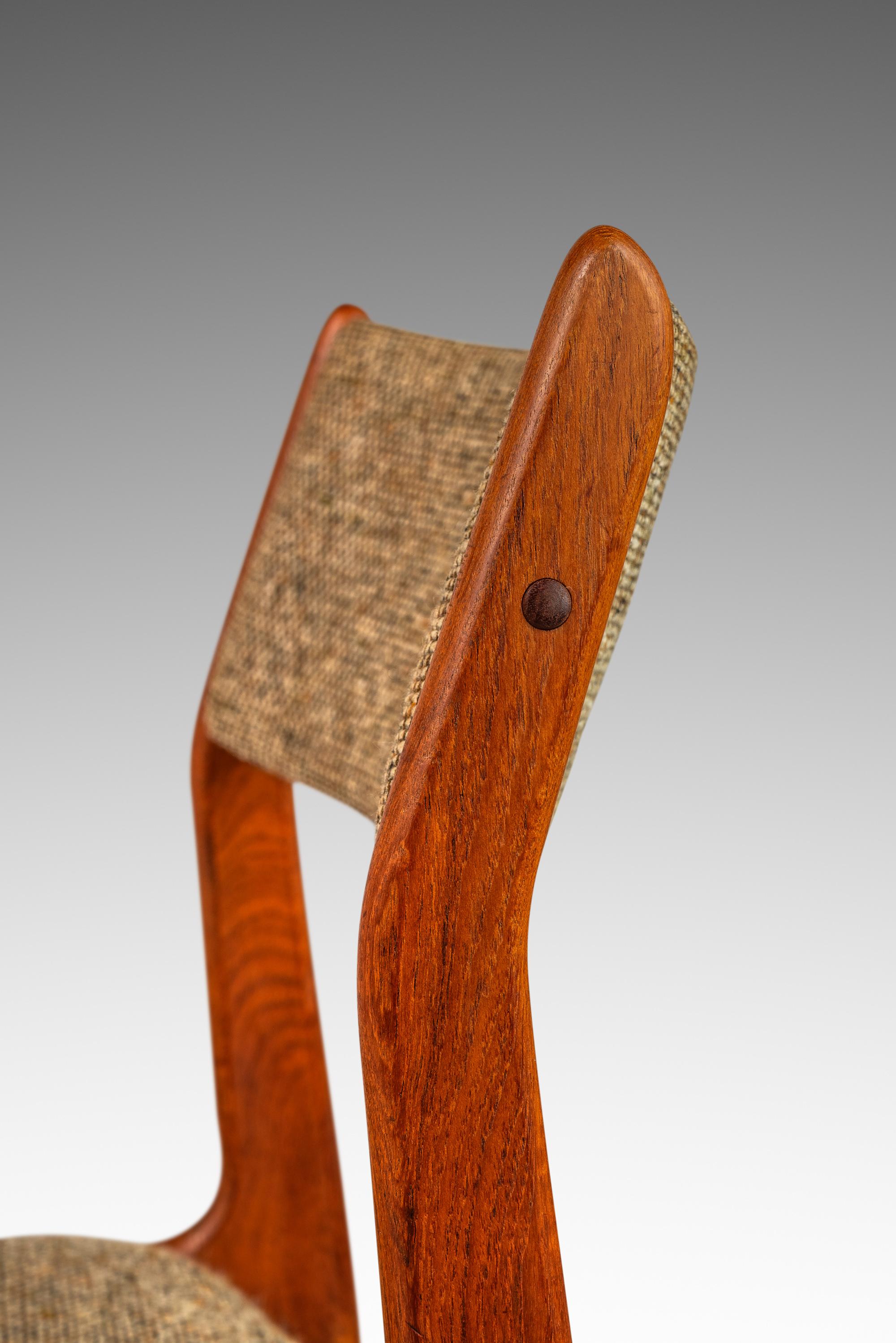 Sedia da pranzo/scrivania in teak e tessuto color avena, Scandinavia Woodworks, anni '70 ca. in vendita 7