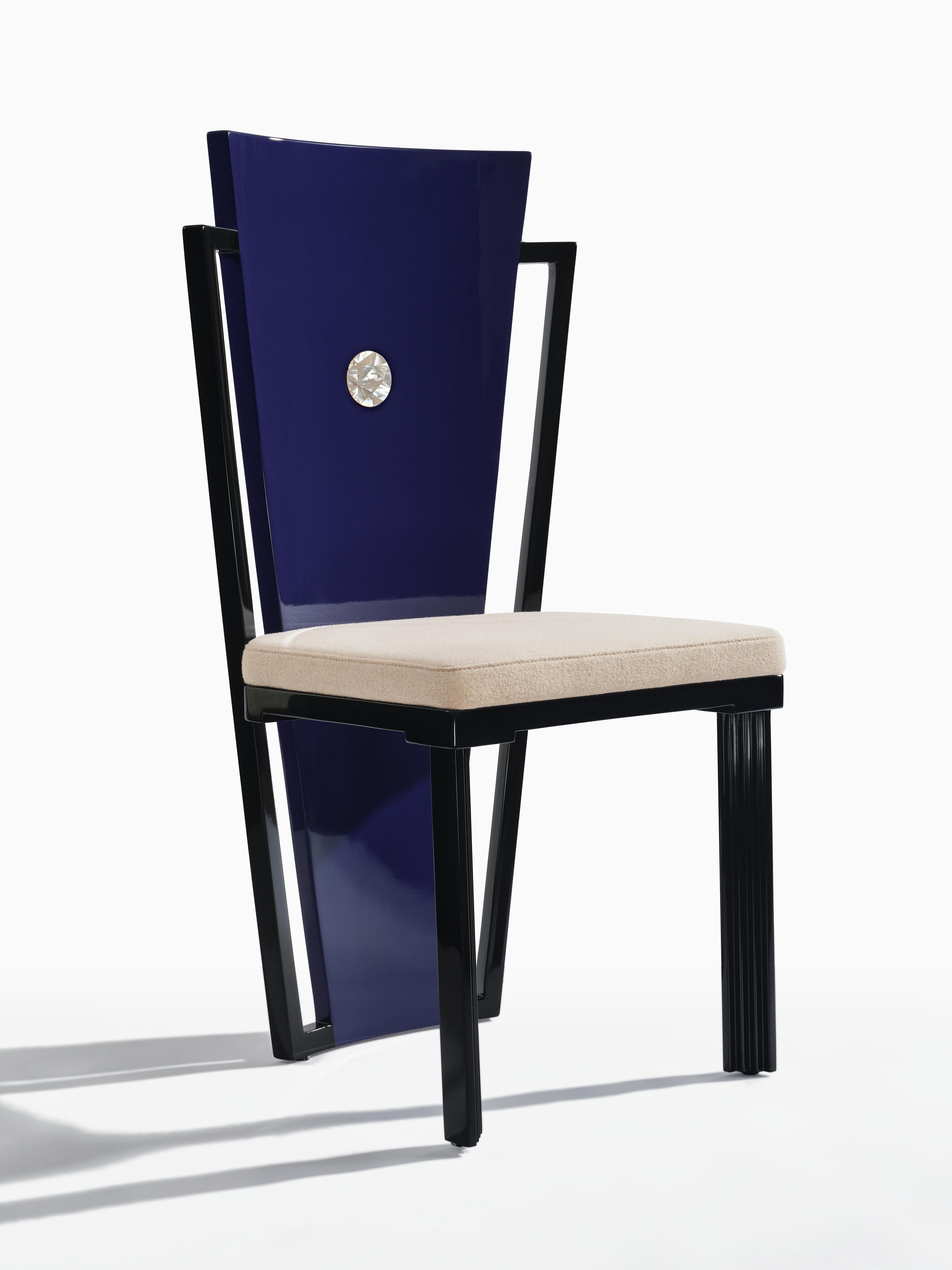 Sedia a ventaglio da pranzo in legno laccato, conchiglie e imbottitura in lana di Artempo in vendita 2