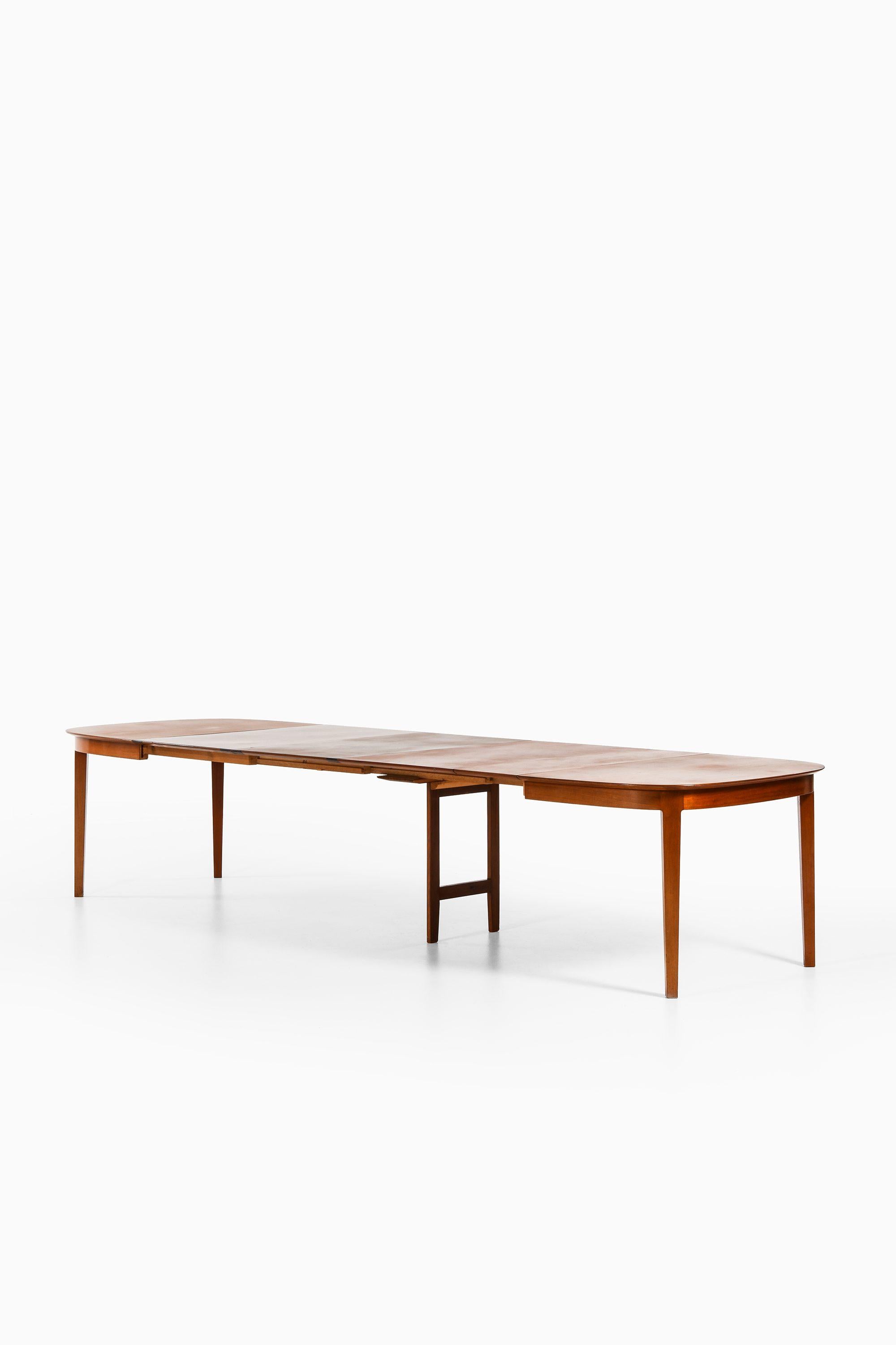 Danish Dining in Mahogany and Stained Pine by Frits Henningsen, 1940's For Sale