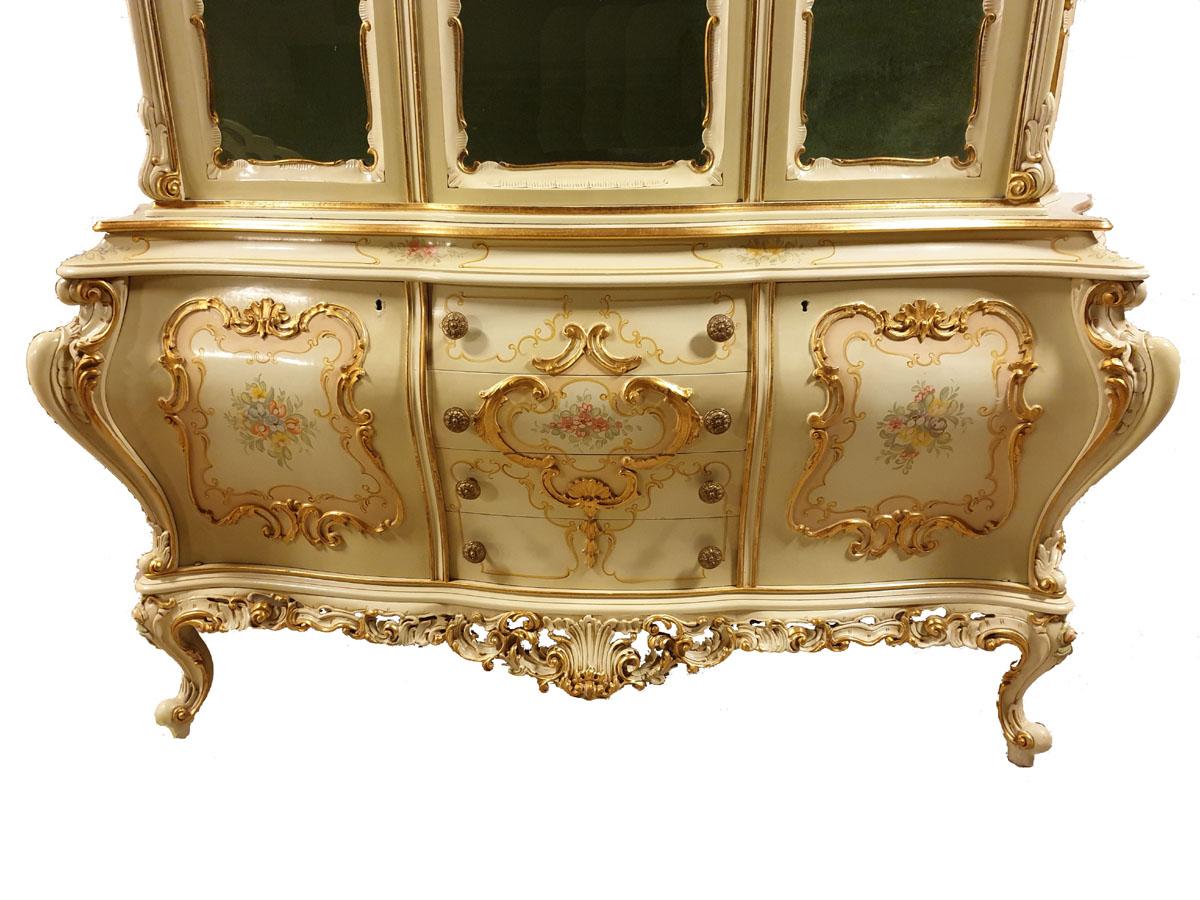 Italian Dining / Living Room Set of 10 Pieces in the Style of Venetian Rococo For Sale