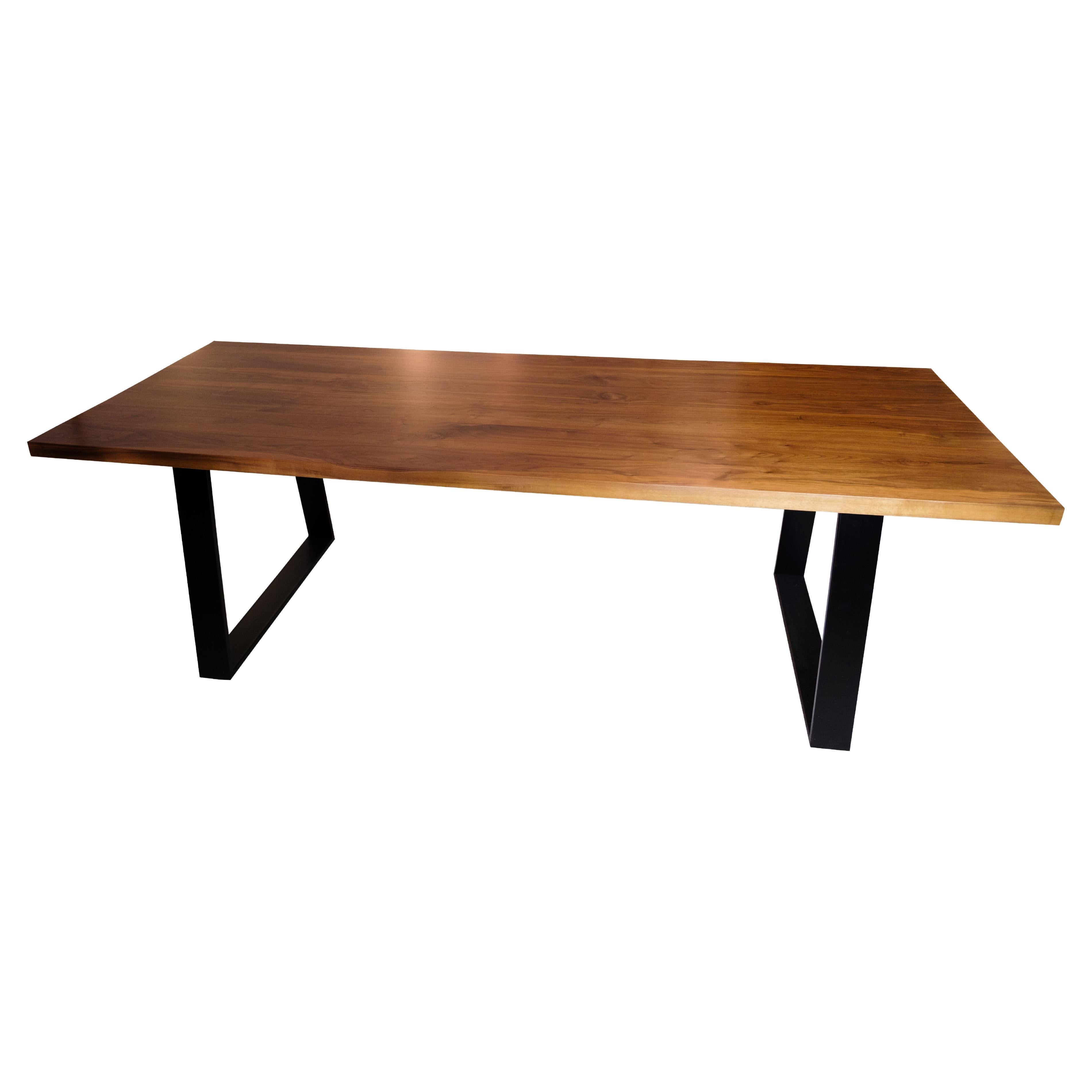 Table de salle à manger/Planke en noyer massif avec structure en métal noir
