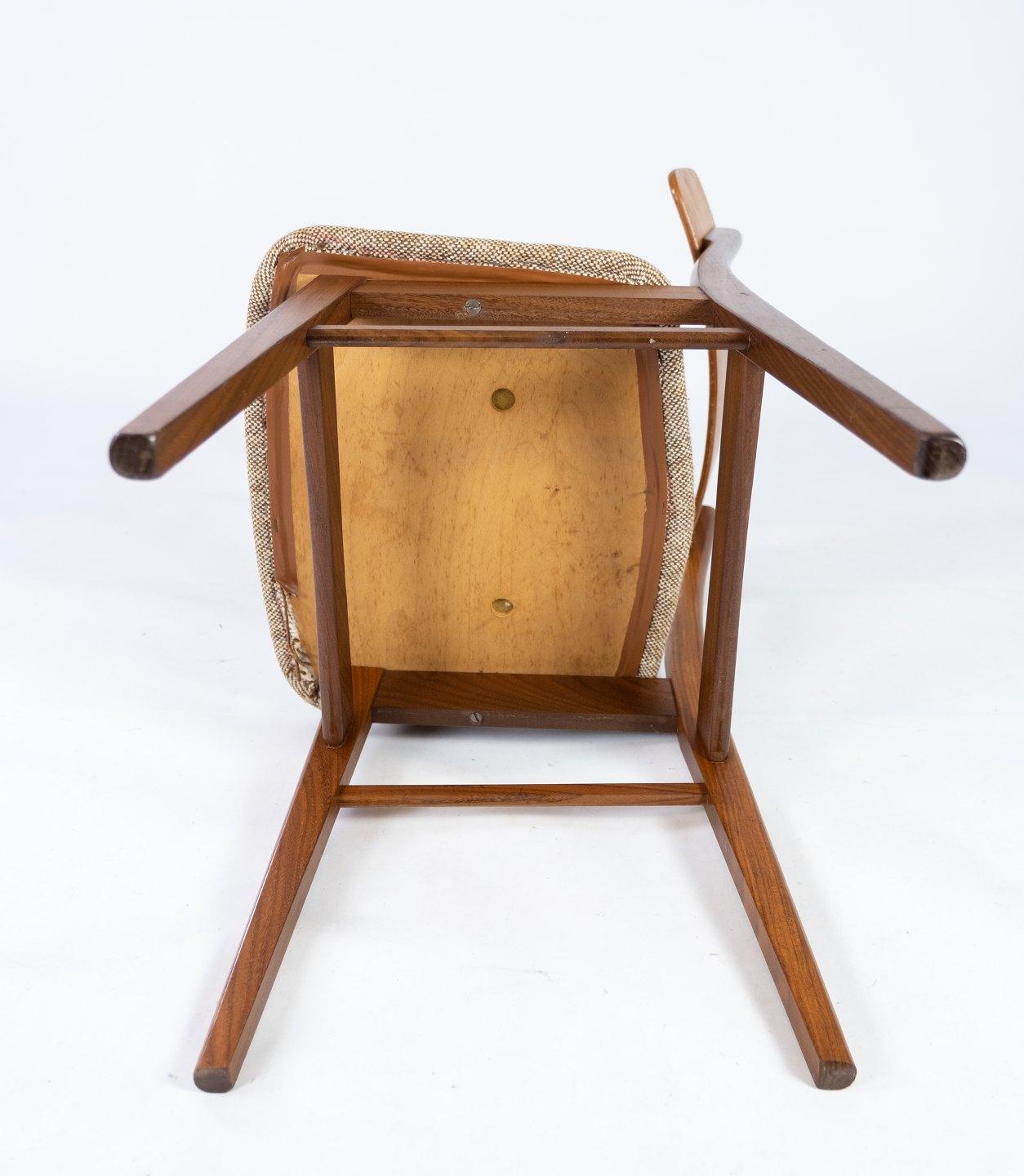 Dining Room Chair in Teak and Light Fabric of Danish Design from the 1960s For Sale 1