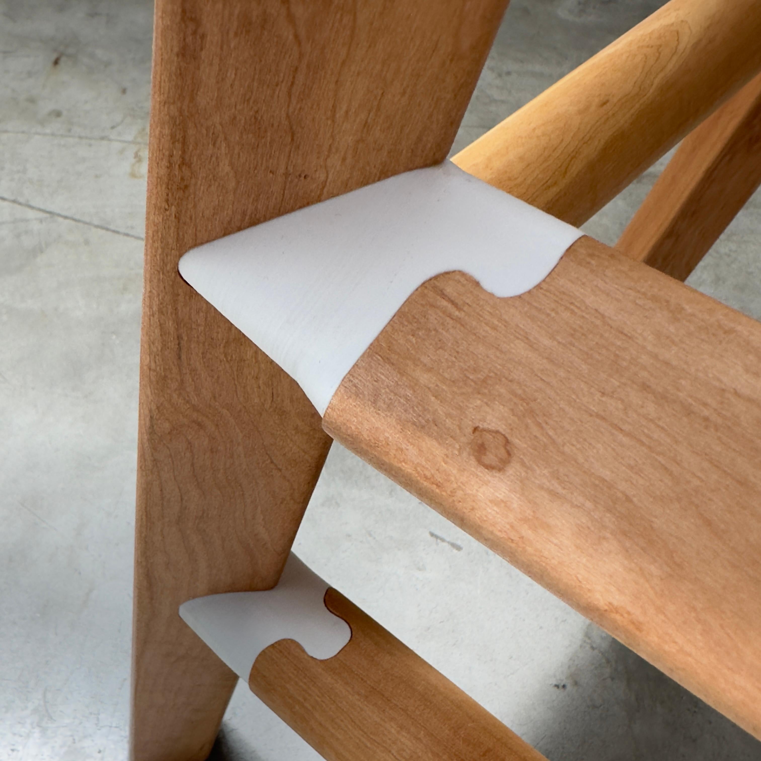 Esszimmerstuhl aus Holz und Leder aus Patagonia im Angebot 3