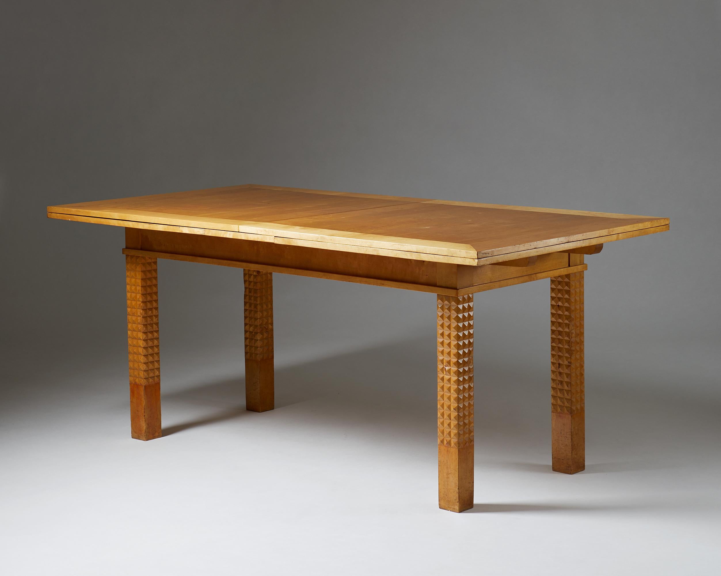 kather dining table design