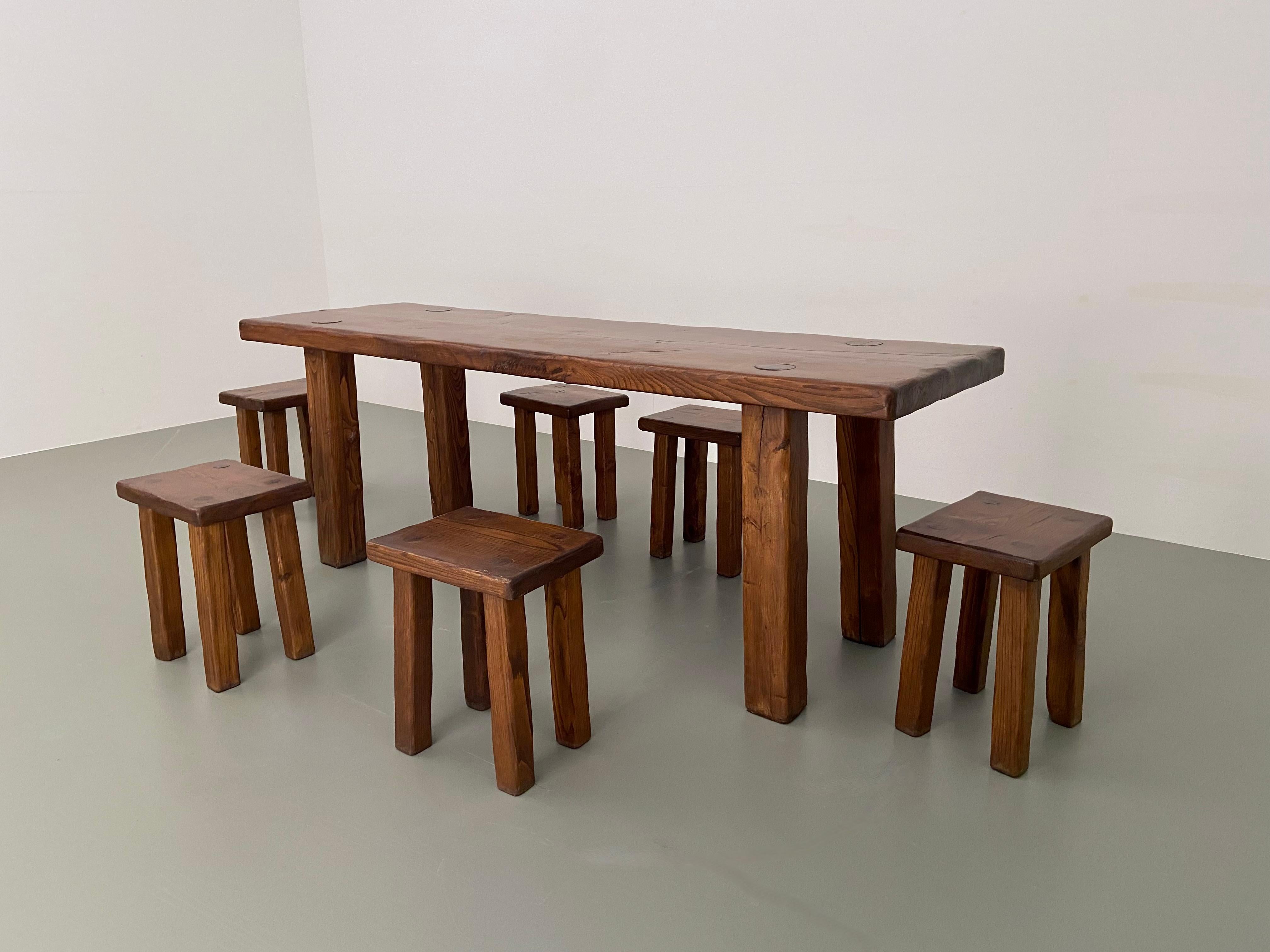 Mid-Century Modern Dining Room set in solid Elm including 6 stools, France, 1970's For Sale