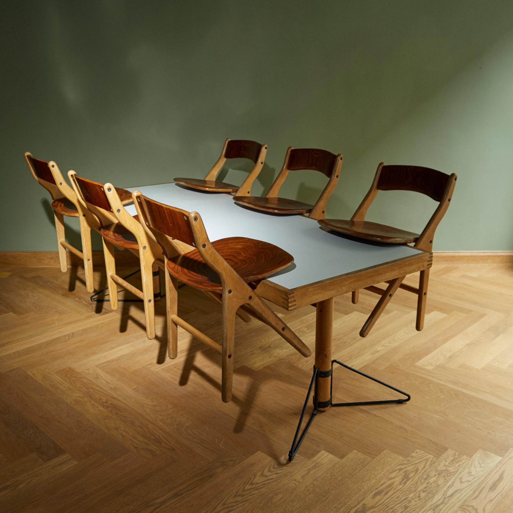 Français Ensemble de tables et 6 chaises de salle à manger par Marc Held pour IBM en vente