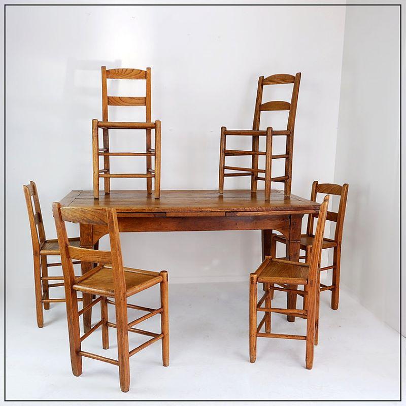 Dining room set of one extendable wooden table and set of 6 chairs 5