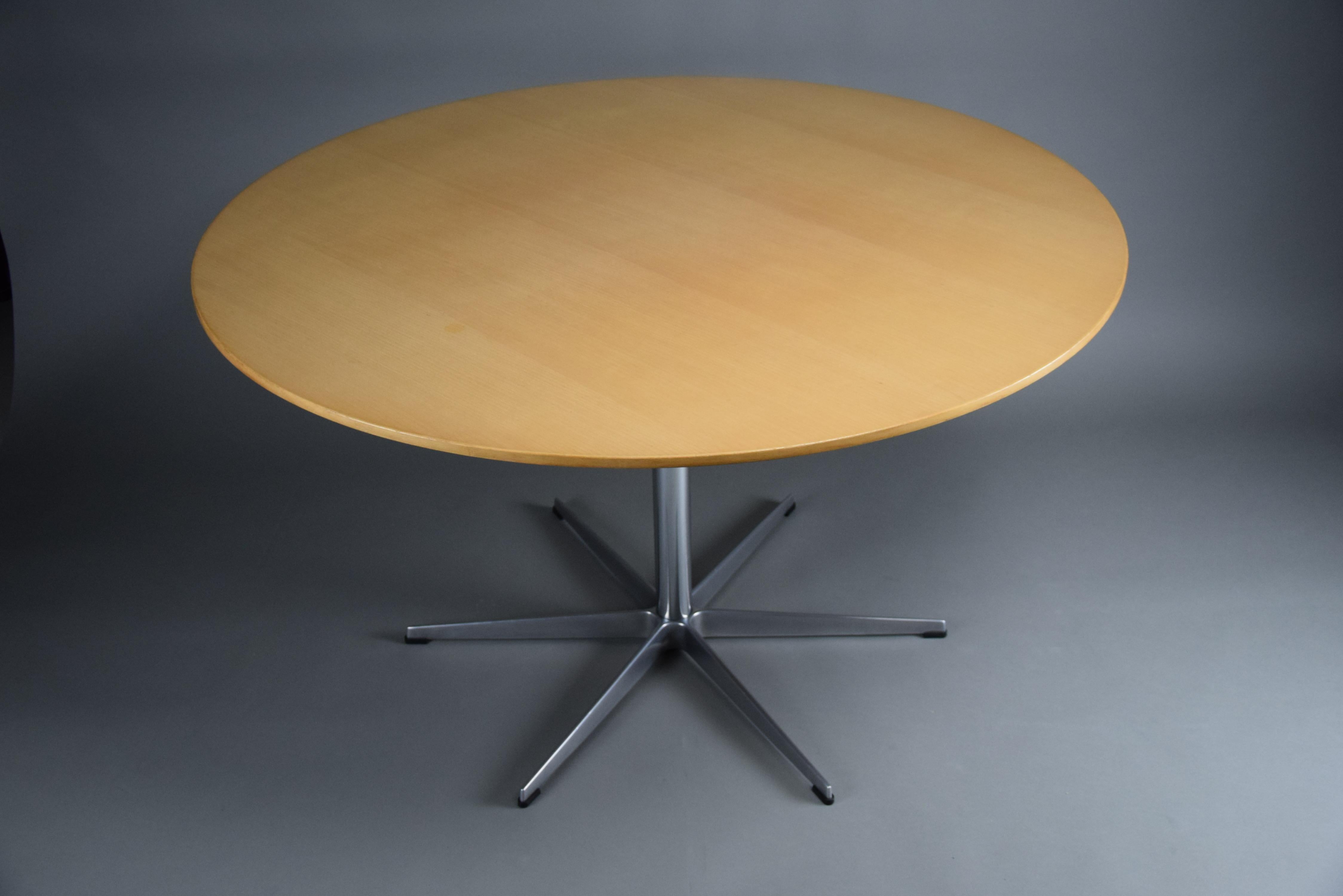 Mid-Century Modern Arne Jacobsen Dining Room Table for Fritz Hansen For Sale