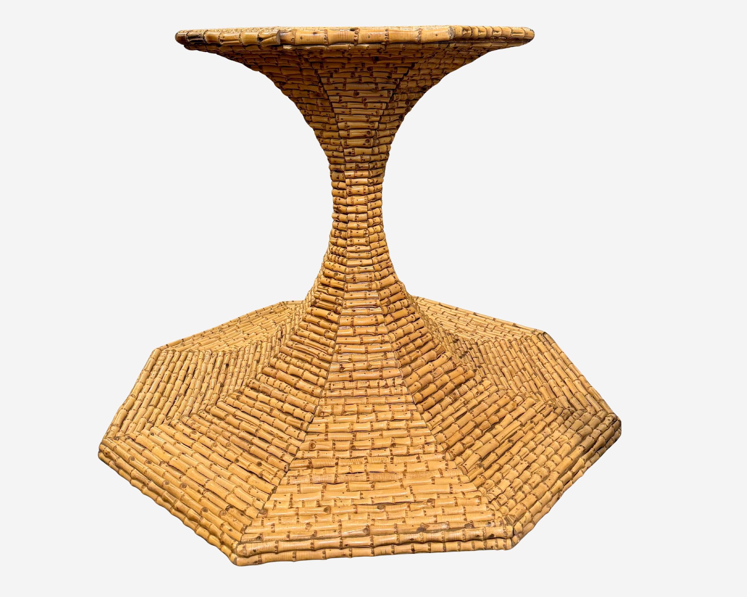 Mid-Century Modern Dining room table by G.Purini et M.Mariani, Ed. Vivai Del Sud, Italy circa 1970 For Sale