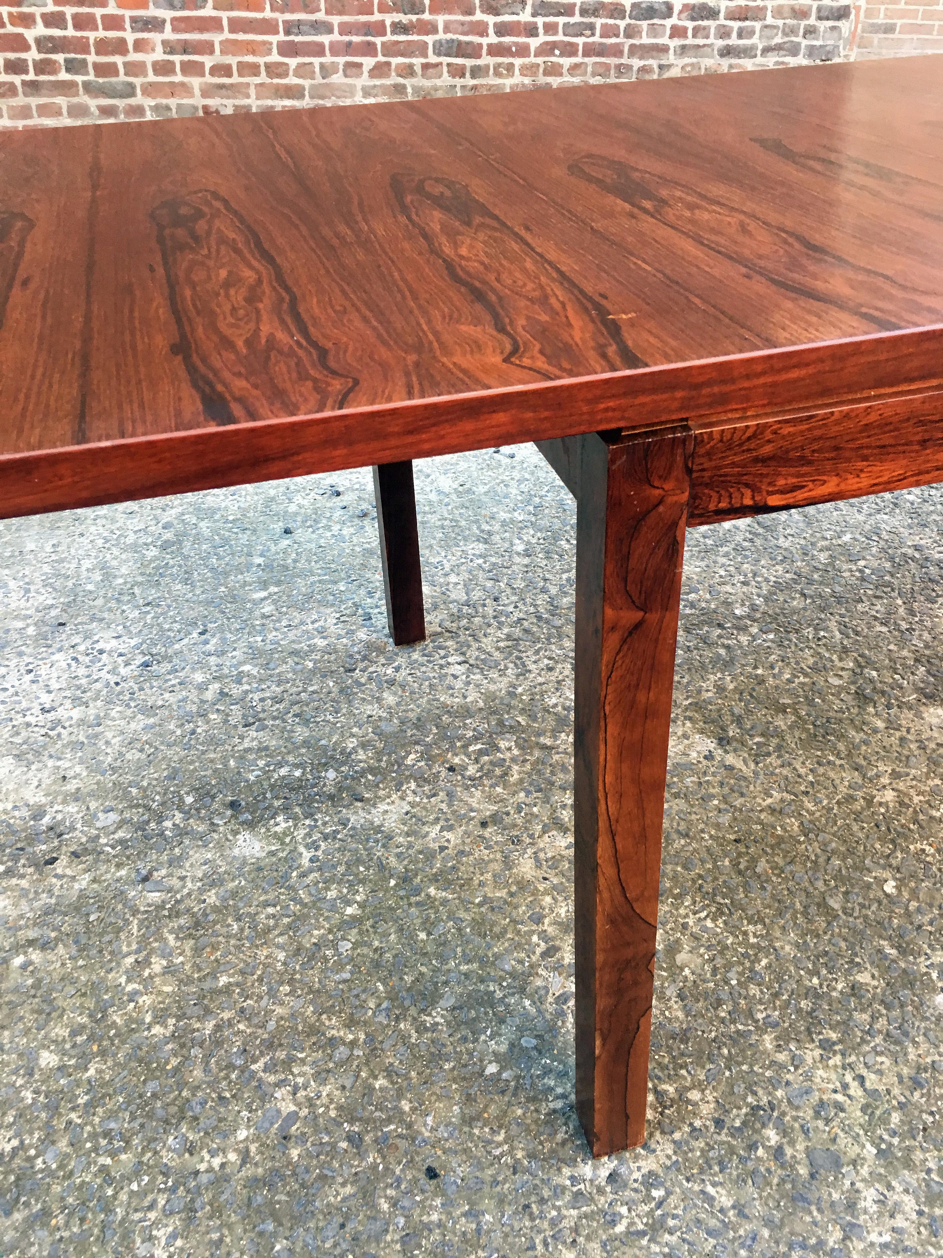 European Alfred Hendrickx , Table in Rosewood and Rosewood Veneer circa 1970 For Sale