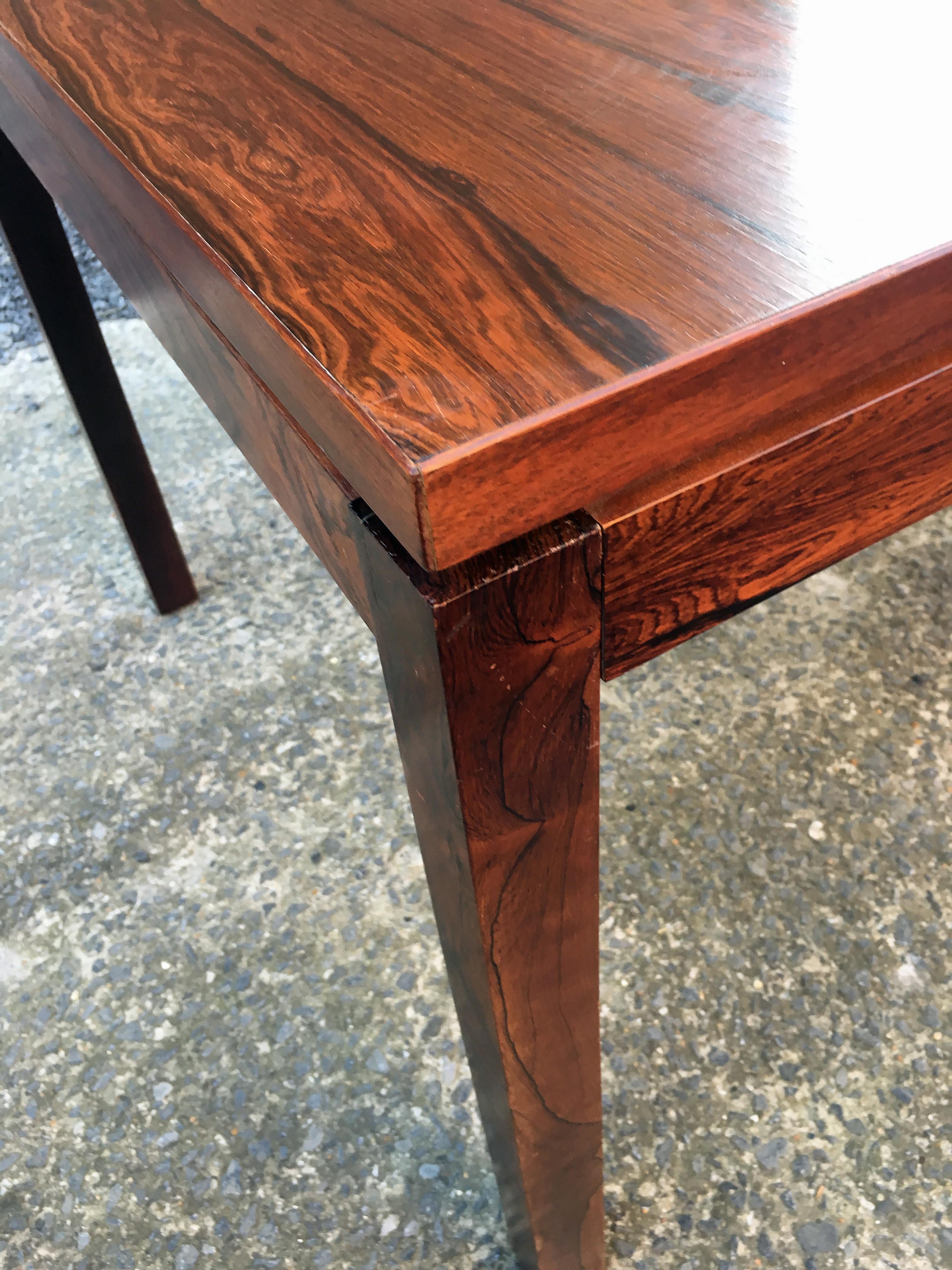 Alfred Hendrickx , Table in Rosewood and Rosewood Veneer circa 1970 For Sale 1