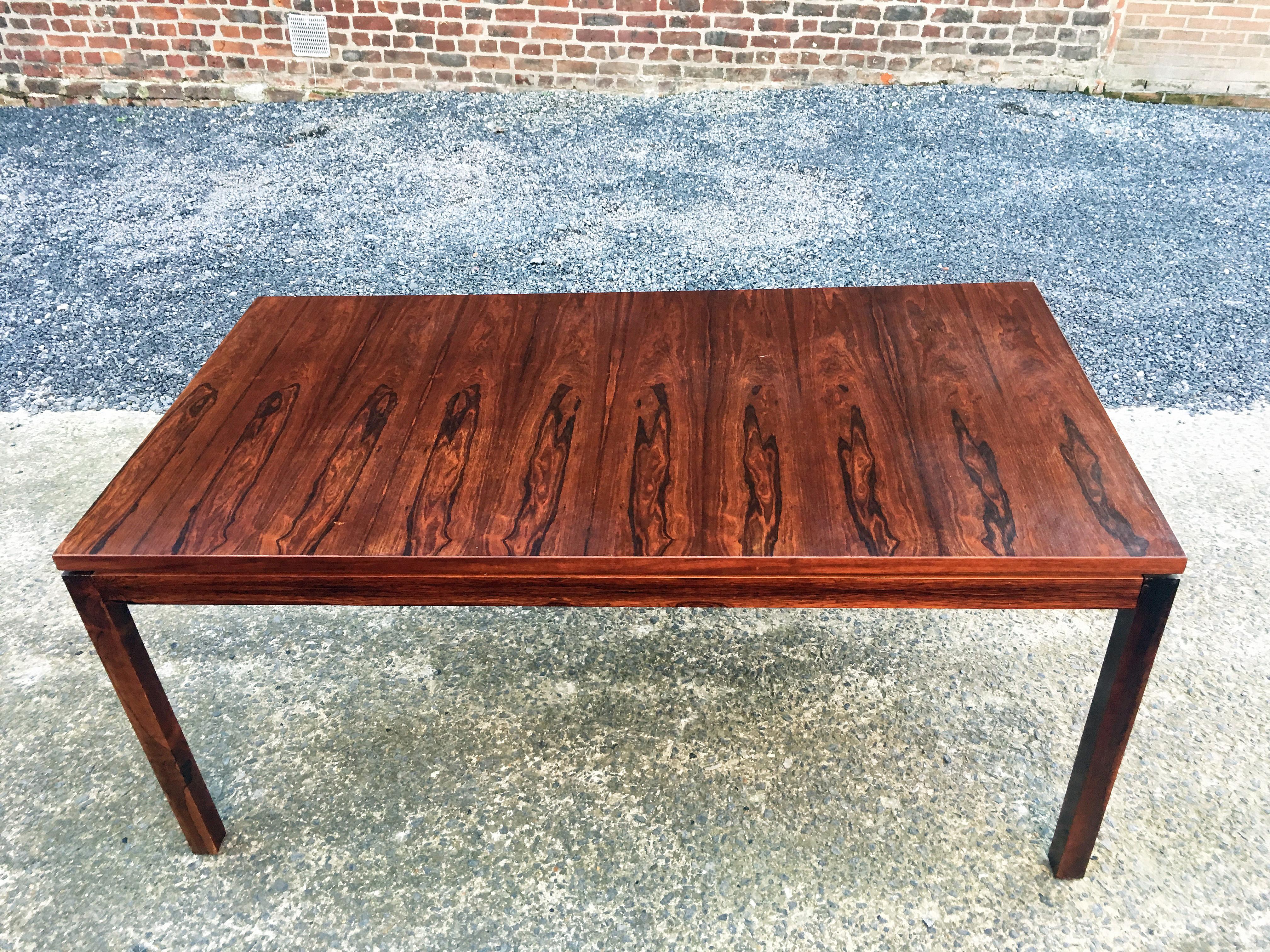 Alfred Hendrickx , Table in Rosewood and Rosewood Veneer circa 1970 For Sale 2