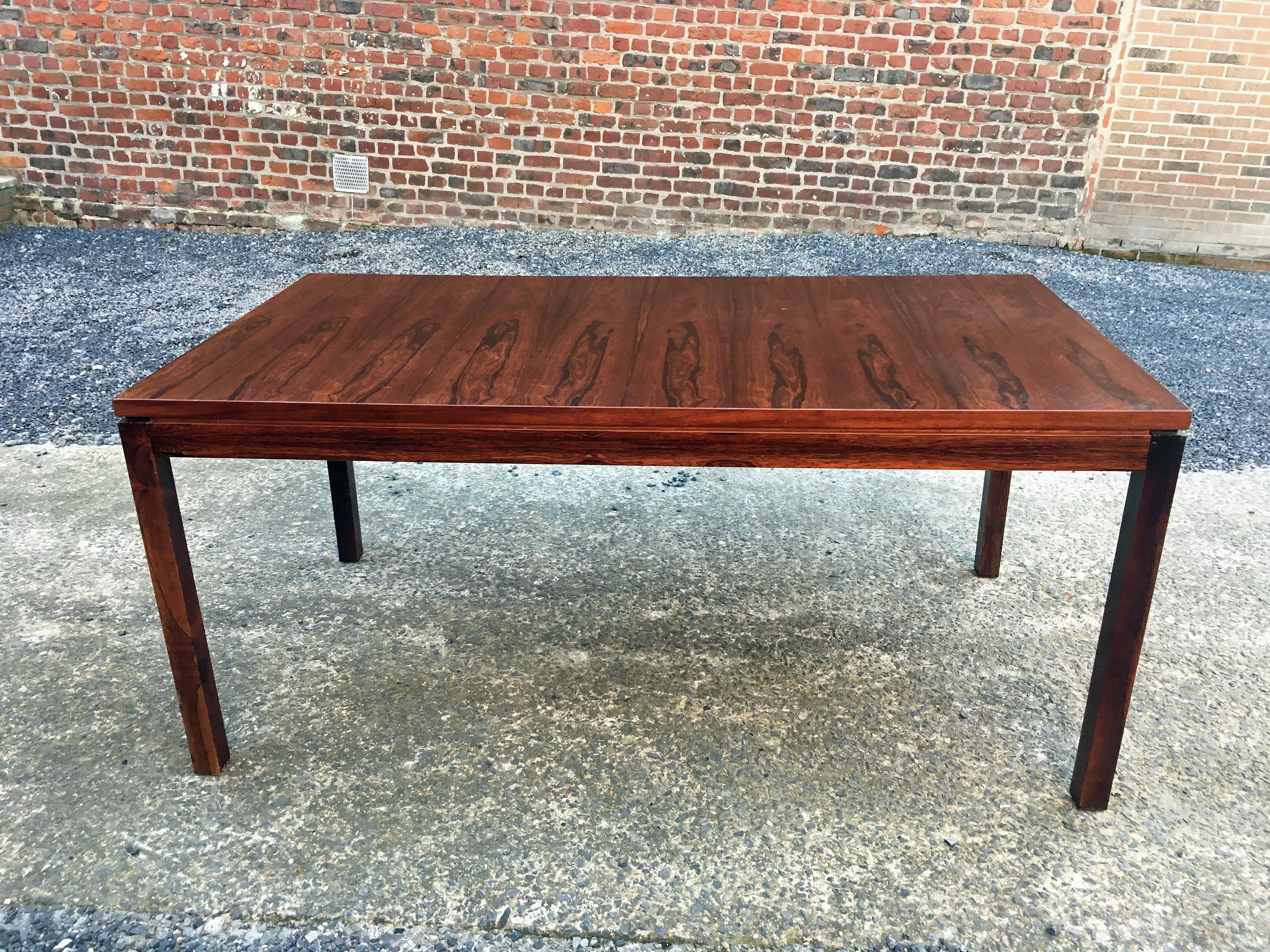 Alfred Hendrickx , Table in Rosewood and Rosewood Veneer circa 1970 For Sale 3