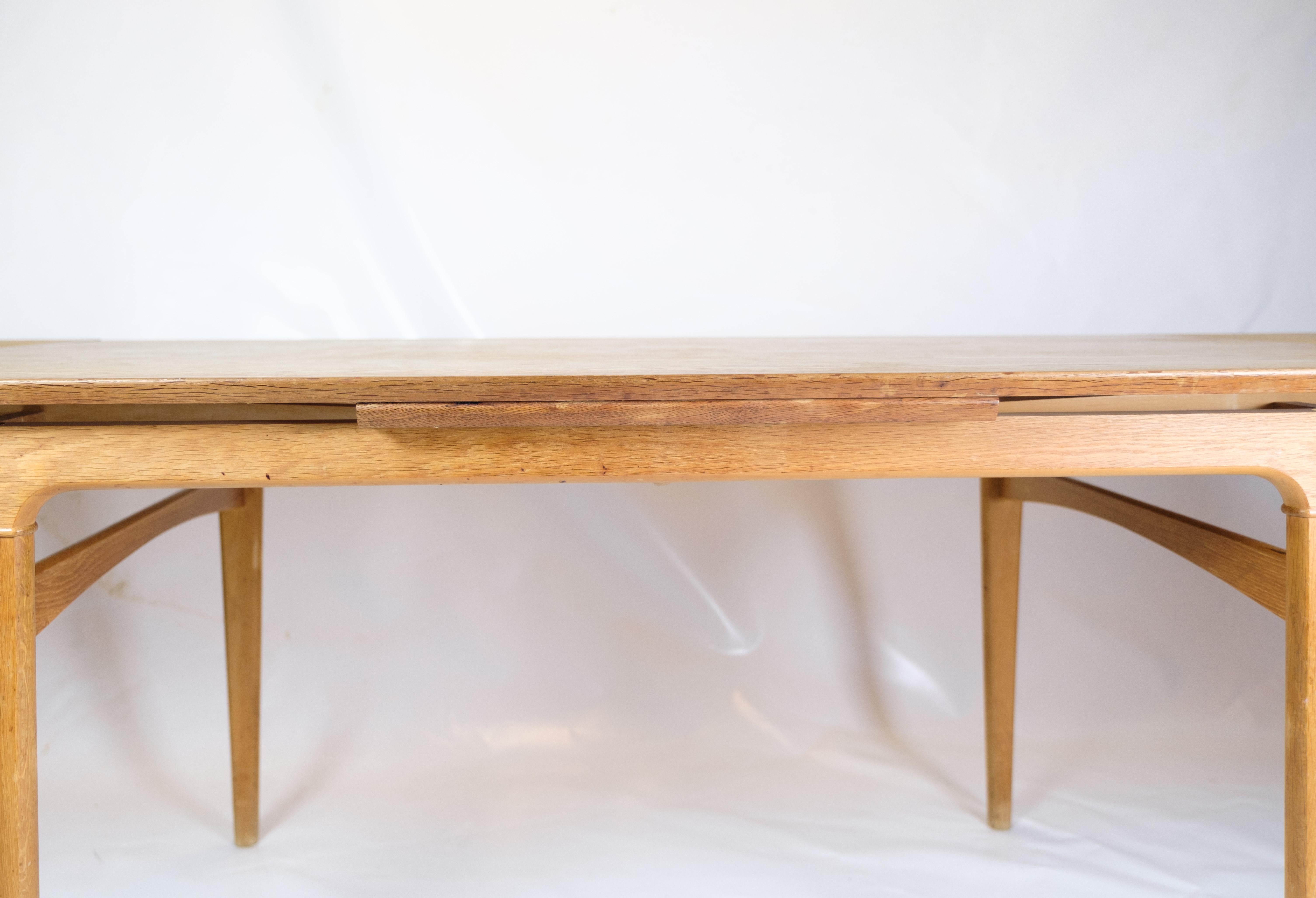 Dining Room Table Made In Oak By Johannes Andersen From 1960s In Good Condition For Sale In Lejre, DK