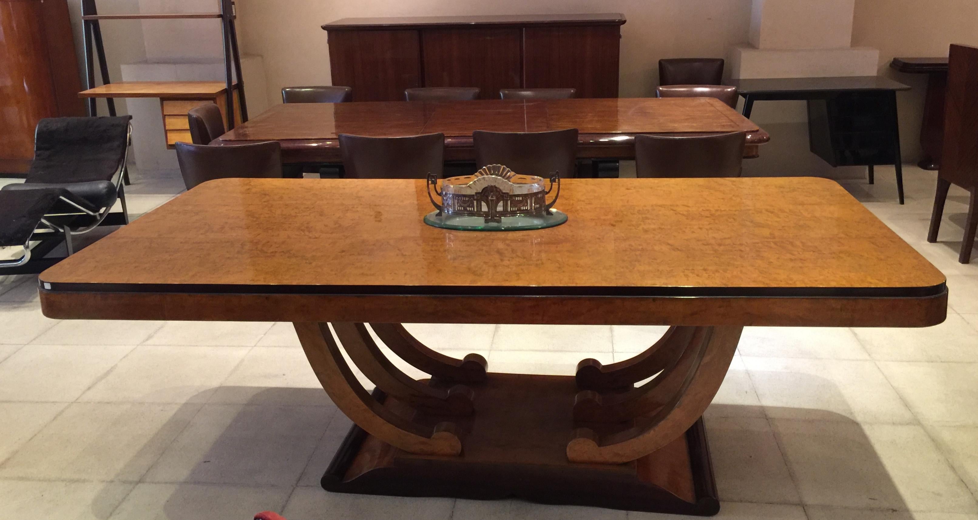 Dining Table Art Deco

Year: 1920
Country: French
Wood 
Finish: polyurethanic lacquer
It is an elegant and sophisticated dining table.
You want to live in the golden years, this is the dining table that your project needs.
We have specialized in the