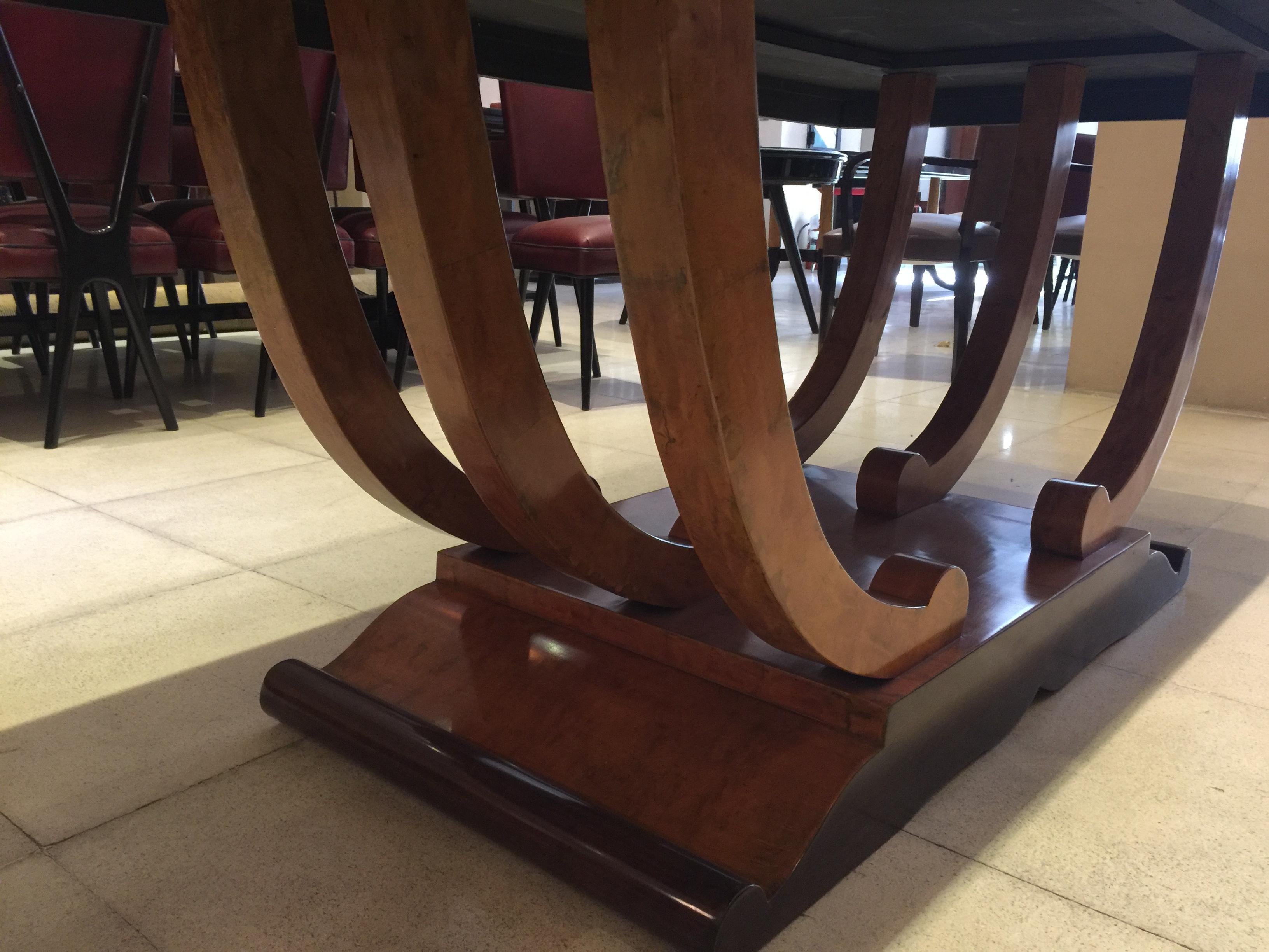 Dining Room Table, Style: Art Deco, 1920 '8 People', Material: Wood In Good Condition For Sale In Ciudad Autónoma Buenos Aires, C