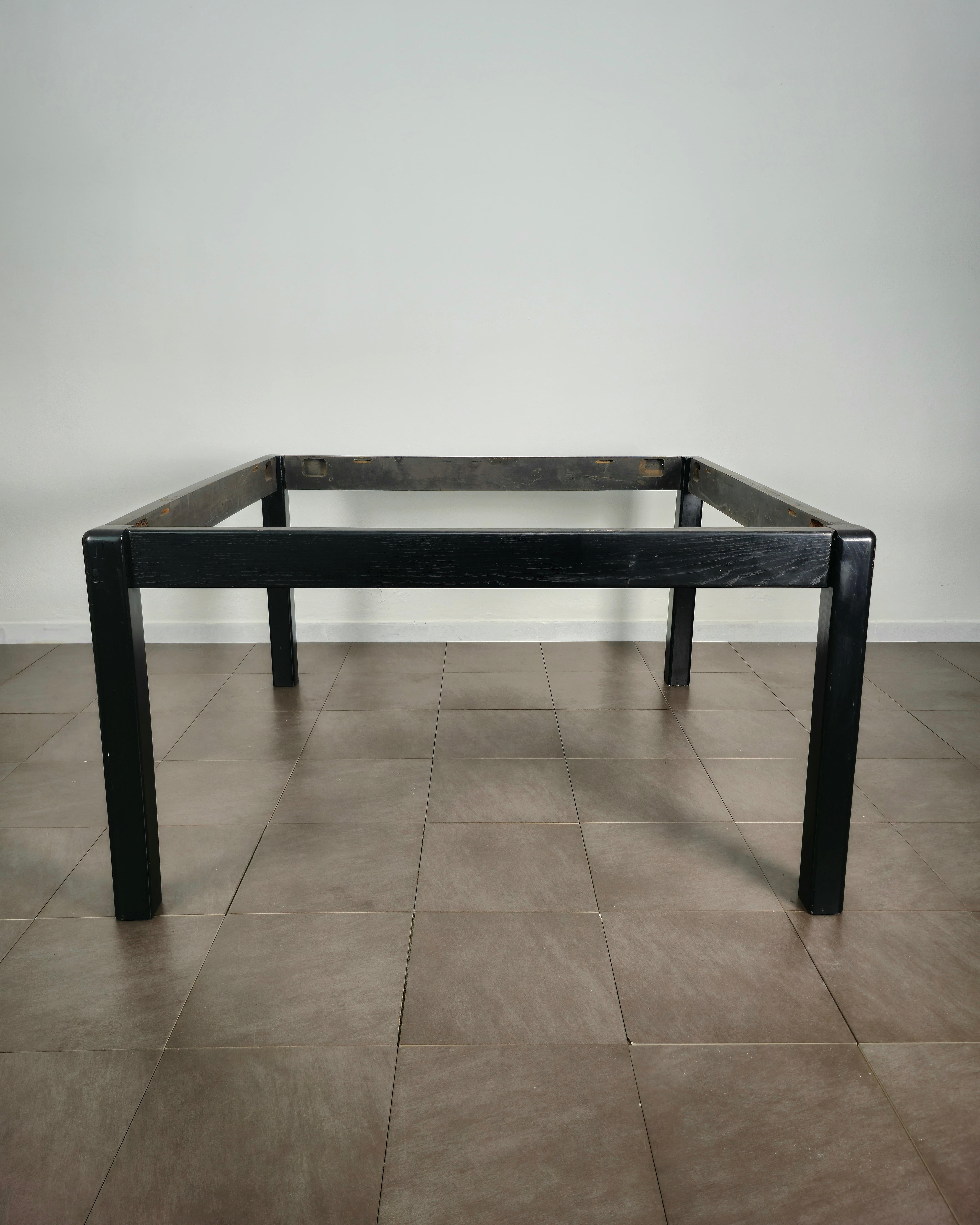 Dining Room Table Wood Enamelled Black Anodized Aluminum Midcentury, Italy 1970s For Sale 3