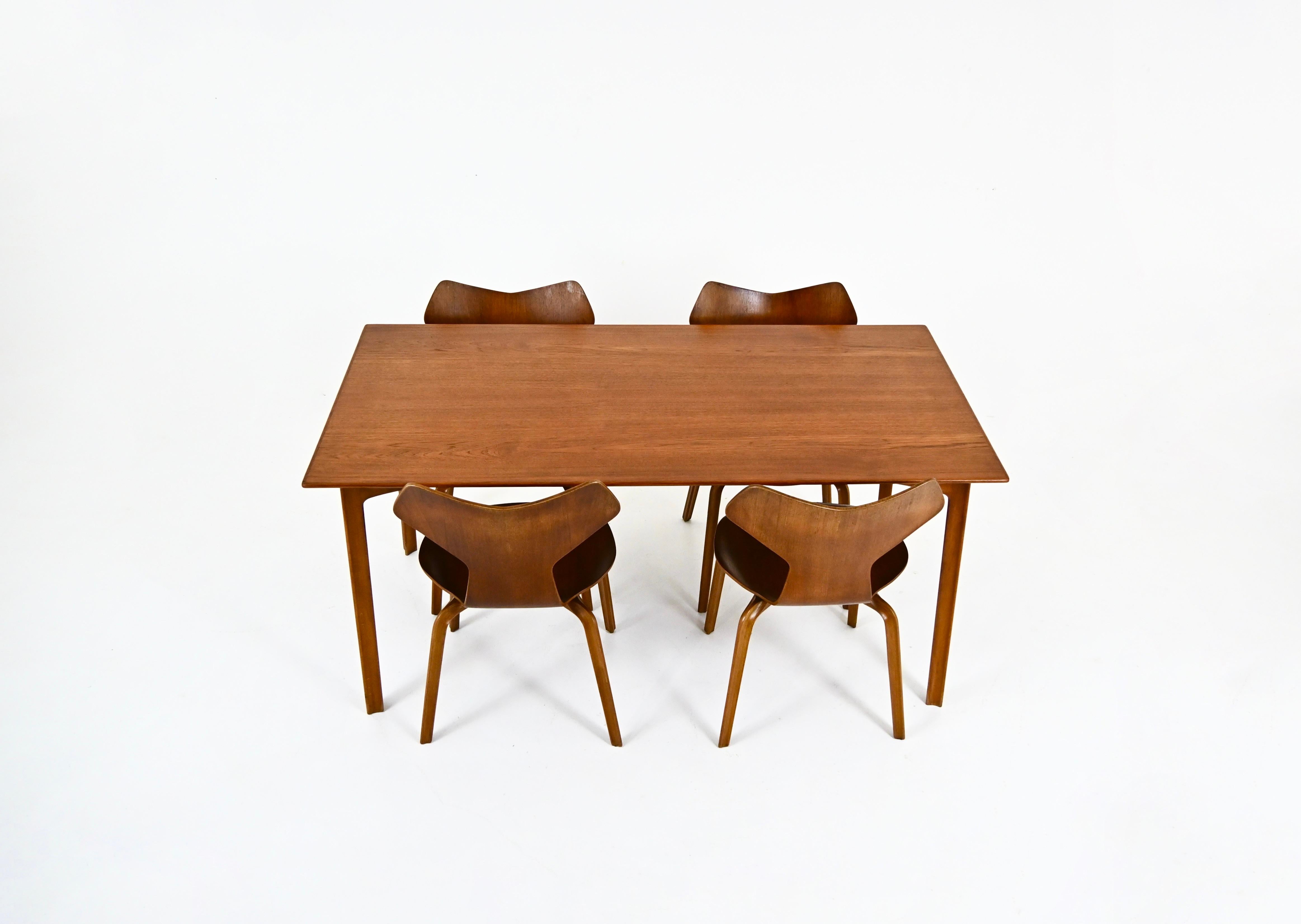 Ensemble de salle à manger par Arne Jacobsen pour Fritz Hansen, années 1950 en vente 6