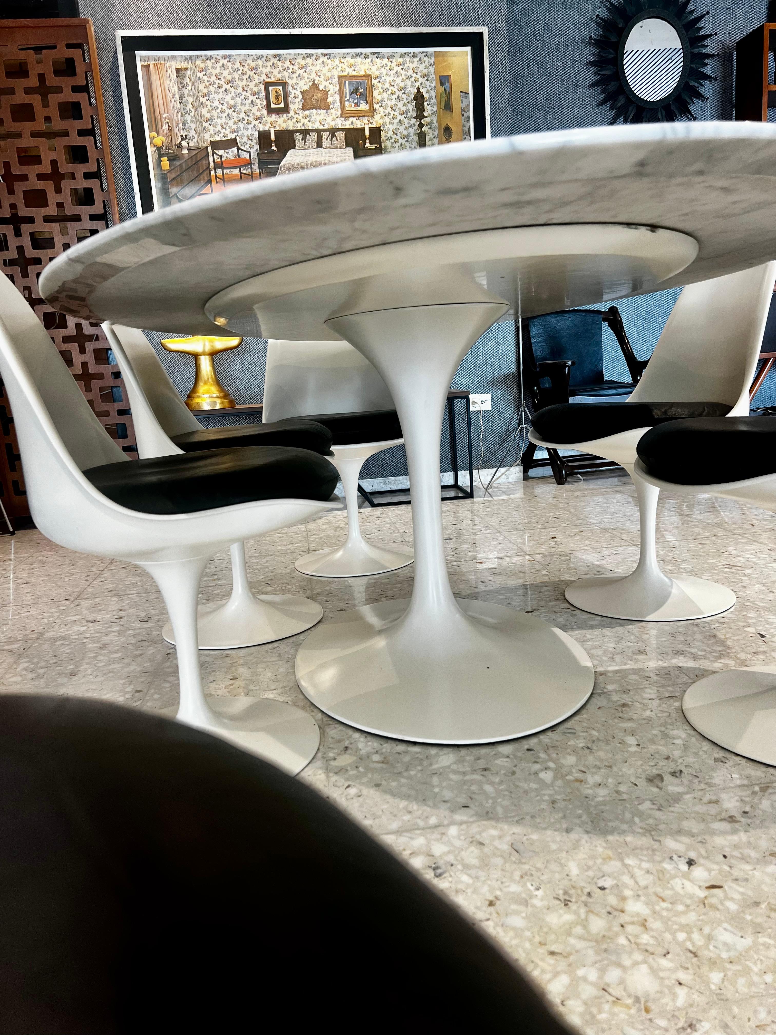 Esszimmer-Set von Eero Saarinen (Moderne der Mitte des Jahrhunderts) im Angebot