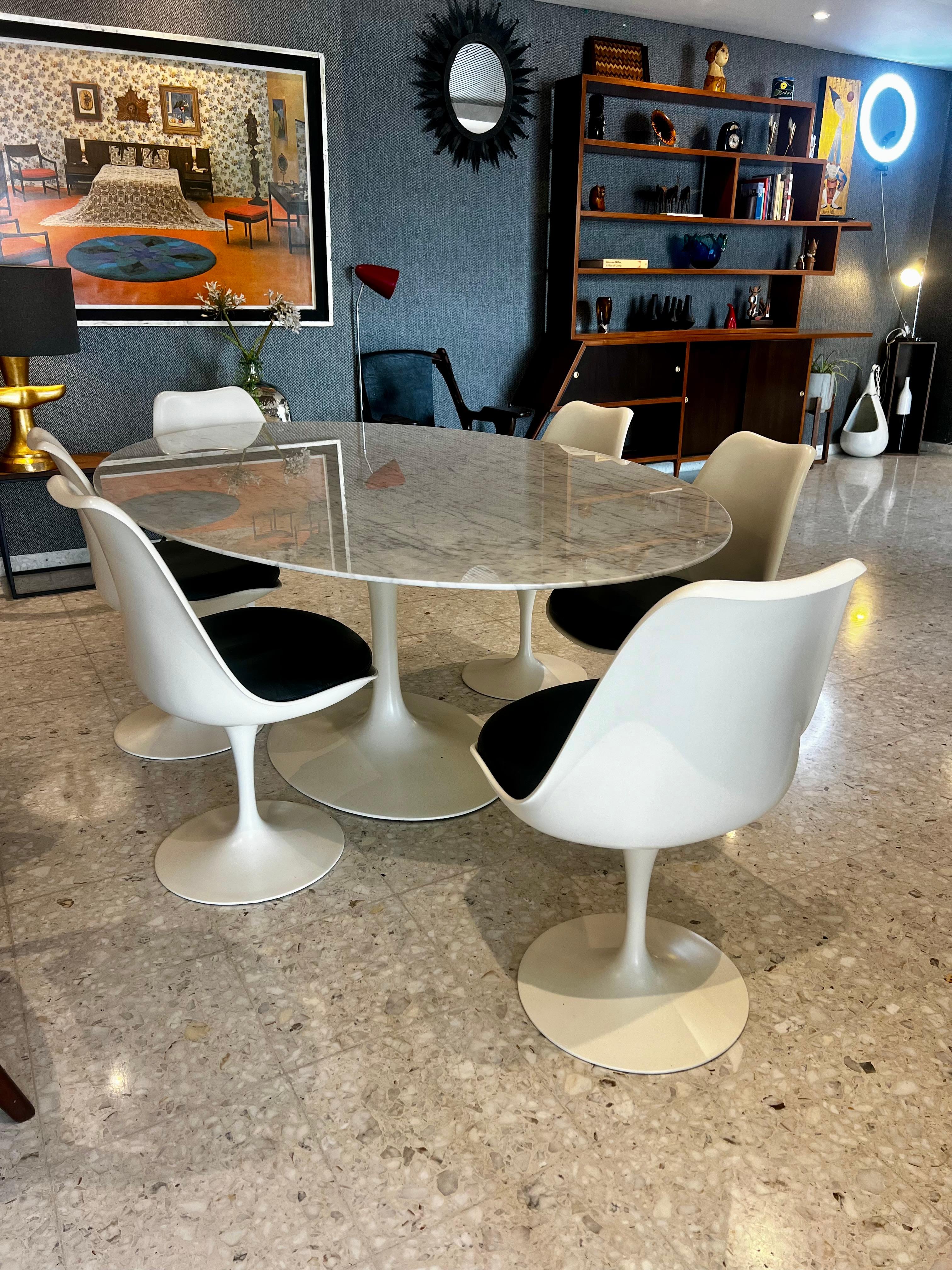 Esszimmer-Set von Eero Saarinen (Mexikanisch) im Angebot