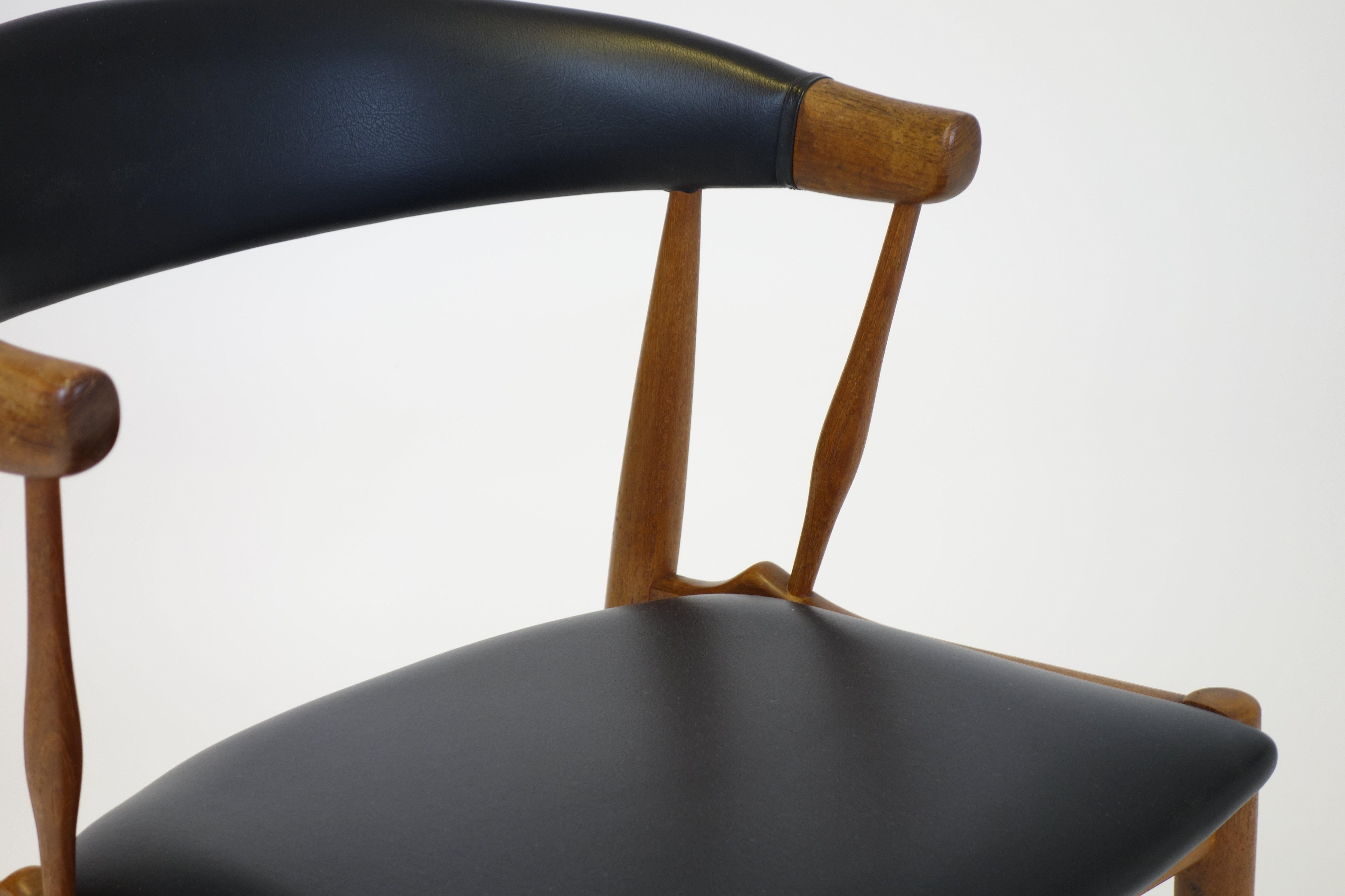 Mid-Century Modern Dining Set by Johannes Andersen Teakwood Design Denmark 1960s diningtable chairs For Sale
