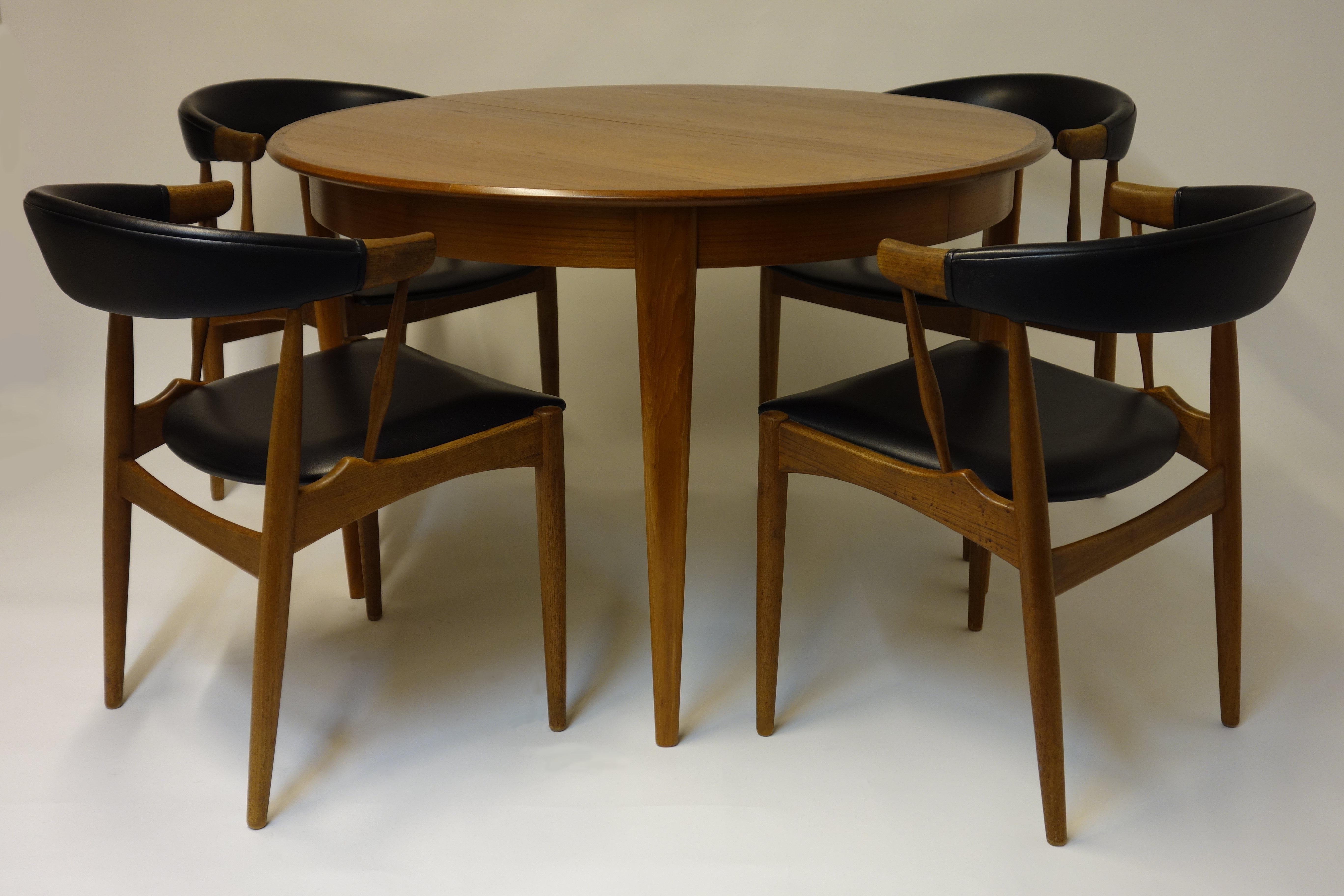 Mid-20th Century Dining Set by Johannes Andersen Teakwood Design Denmark 1960s diningtable chairs For Sale