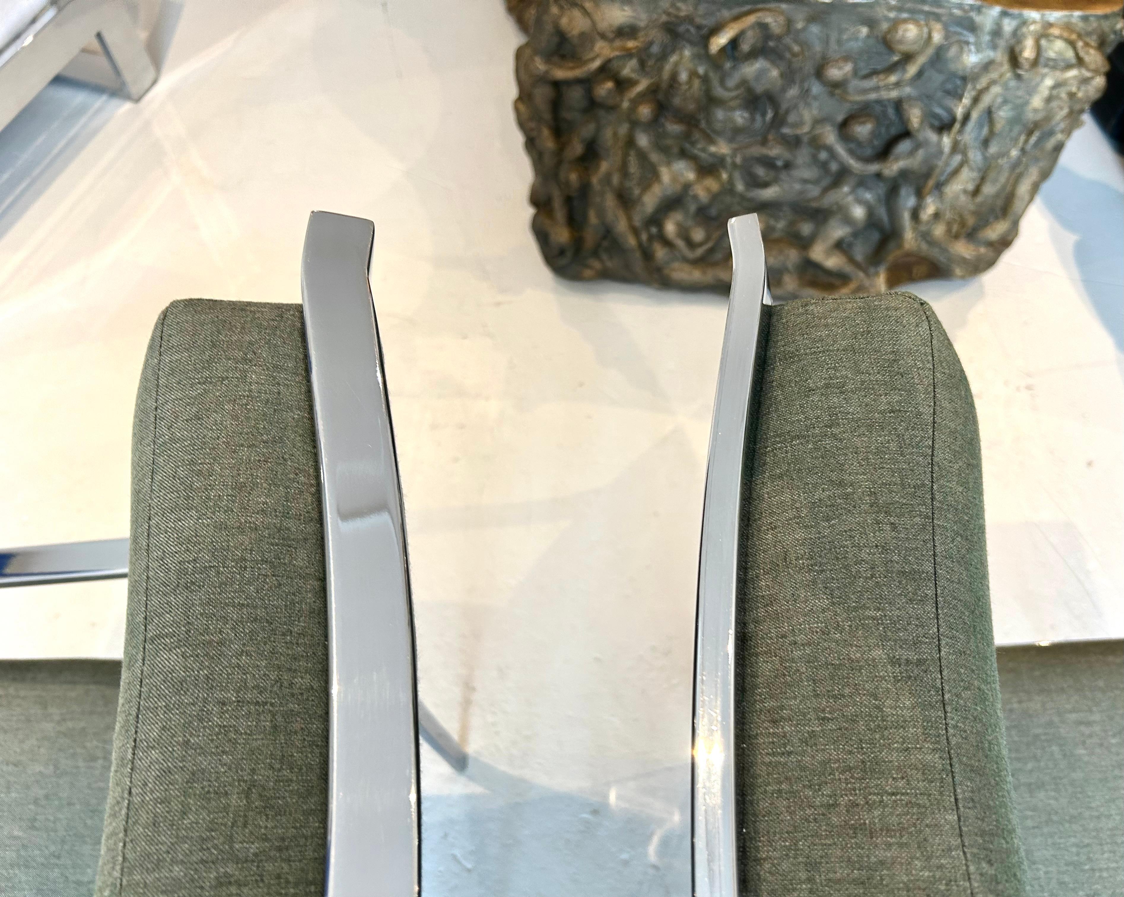 Esszimmer-Set von Pierre Cardin, neu gepolstert im Angebot 3