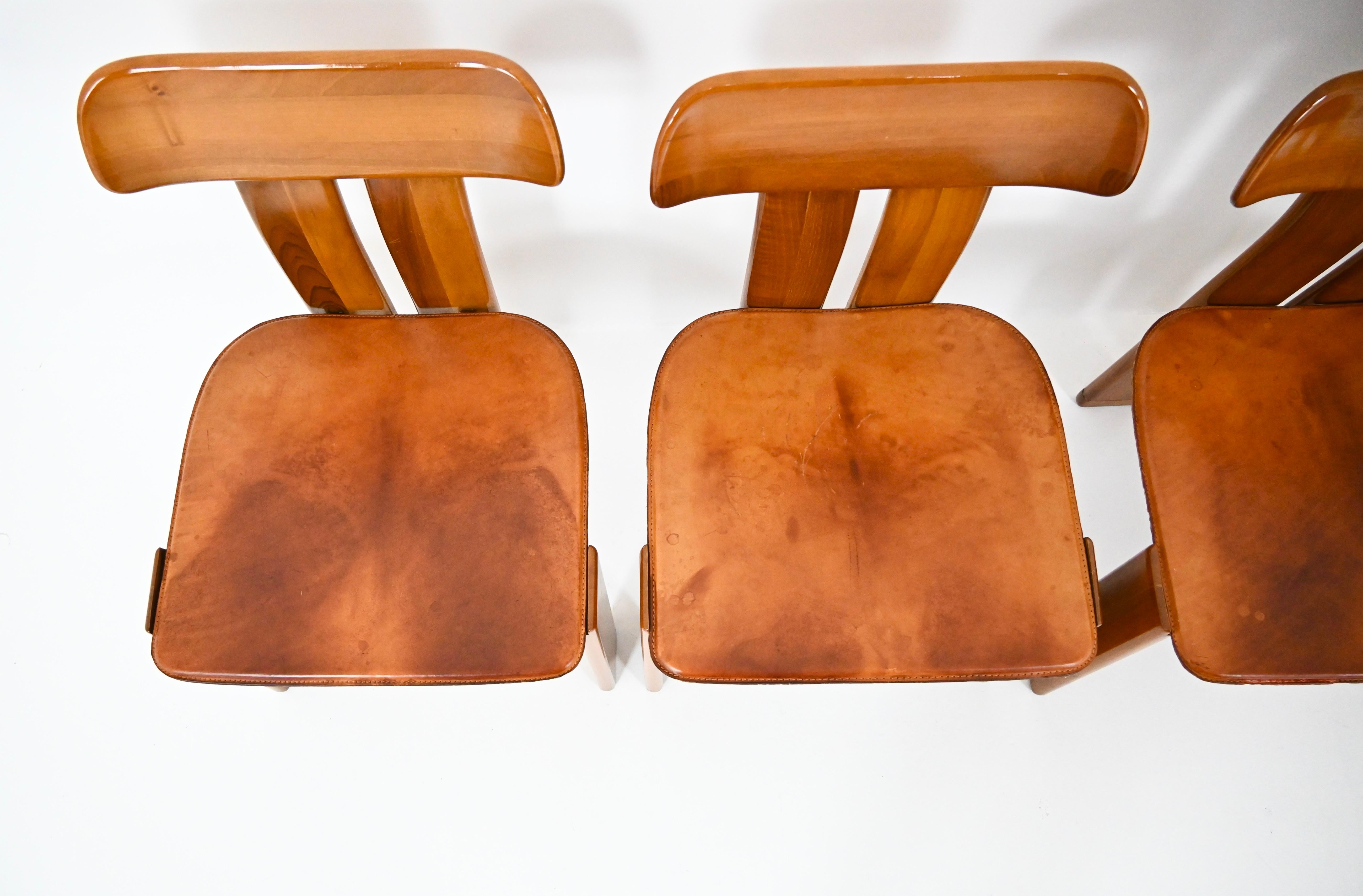 Esszimmergarnitur Sapporo Tisch und vier Stühle Von Mario Marenco für Mobilgirgi, 1970er Jahre im Angebot 3