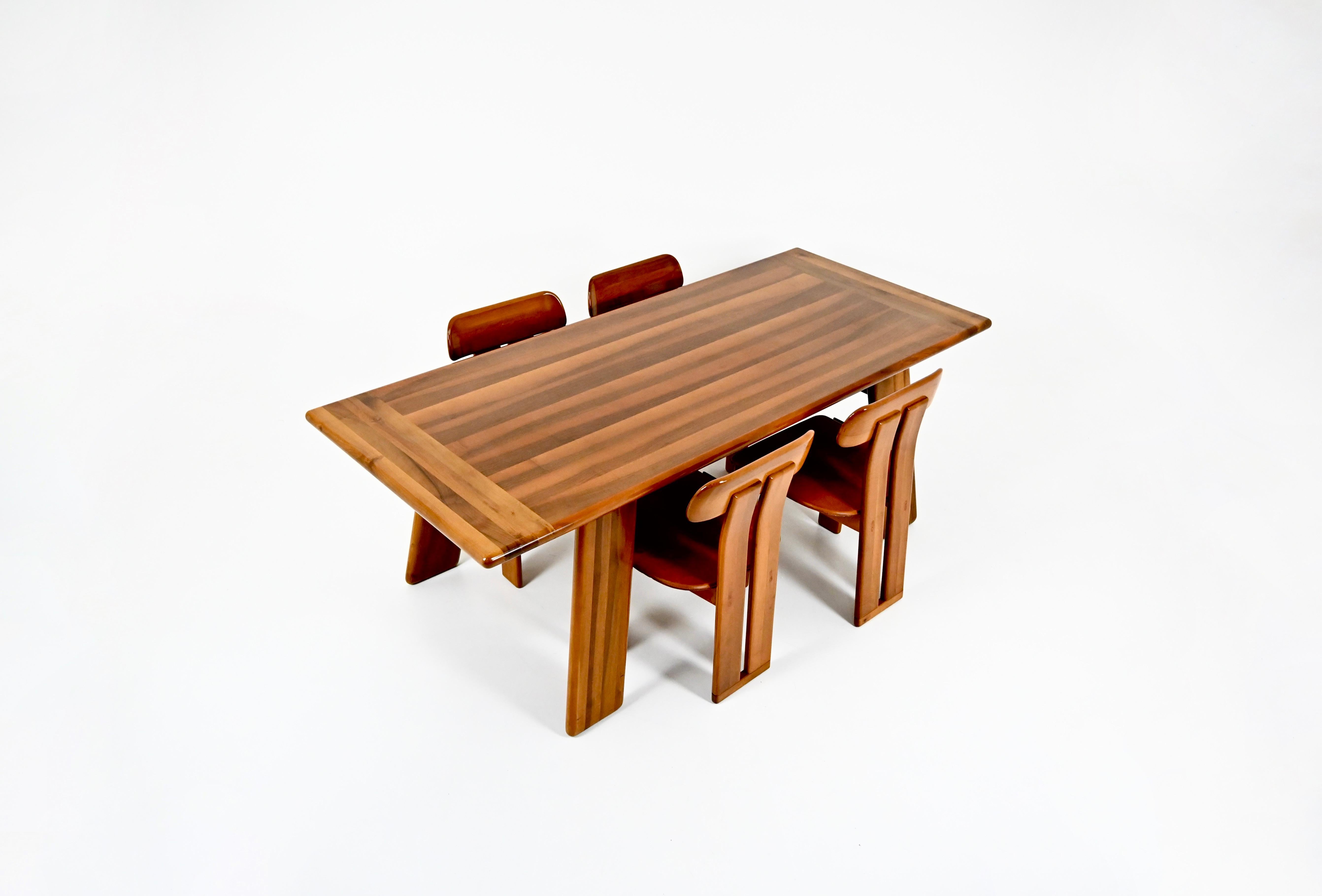 Esszimmergarnitur Sapporo Tisch und vier Stühle Von Mario Marenco für Mobilgirgi, 1970er Jahre (Moderne der Mitte des Jahrhunderts) im Angebot