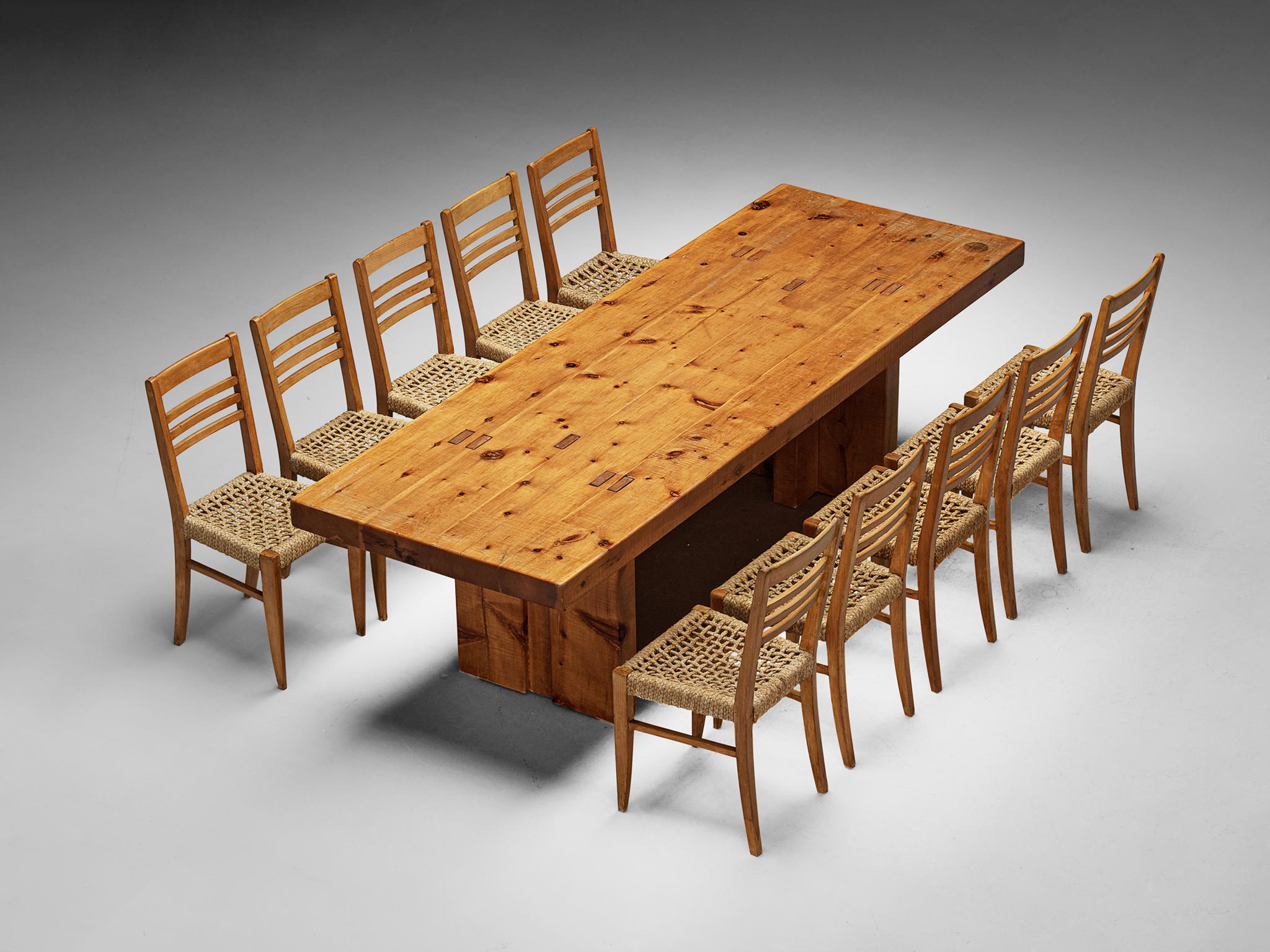 Adrien Audoux und Frida Minet für Vibo, Satz von zehn Esszimmerstühlen, Buche, Seilhanf, Frankreich, Ende 1940er Jahre 

Set aus zehn naturalistischen Esszimmerstühlen, entworfen von Adrien Audoux und Frida Minet. Die Sitze sind aus gewebtem Hanf