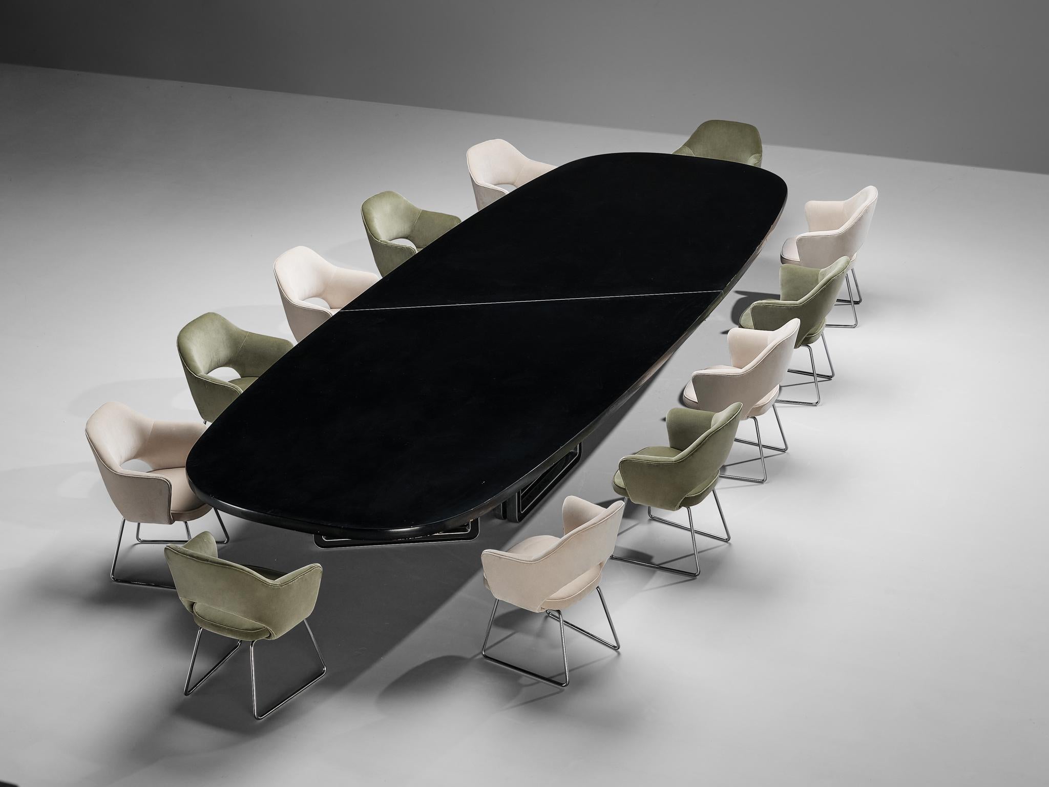 Fin du 20e siècle Ensemble de salle à manger avec table Centro Progetti Tecno et chaises Eero Saarinen  en vente