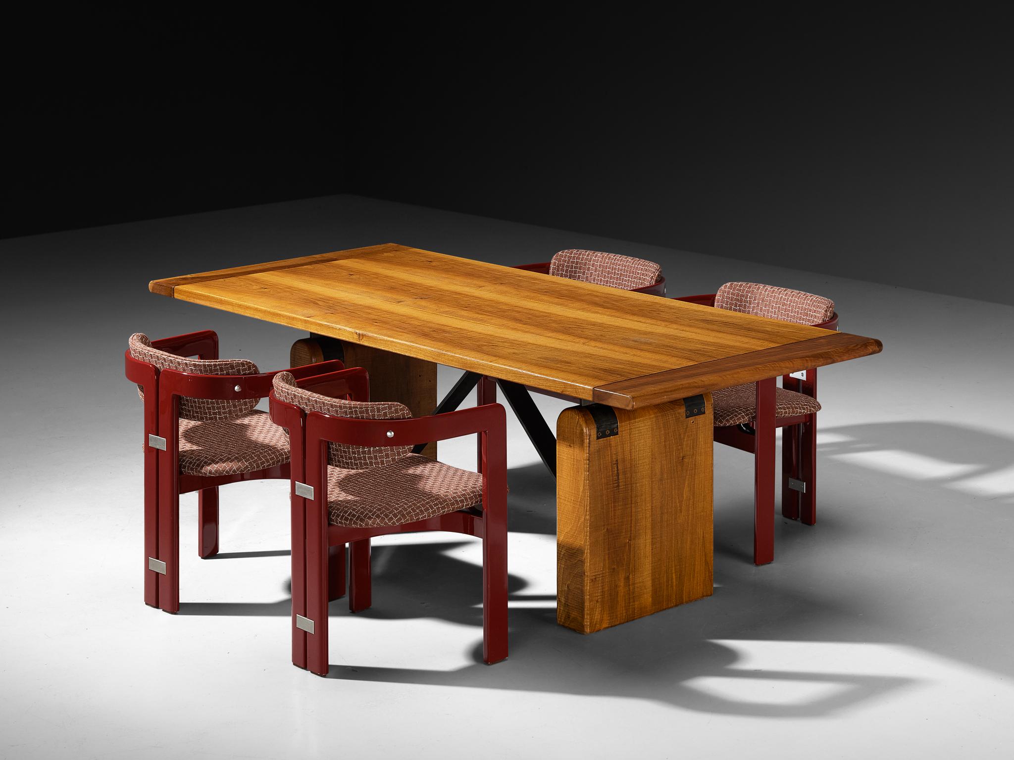 Impresionante juego de comedor compuesto por una mesa de comedor Giuseppe Rivadossi y cuatro sillas de comedor 