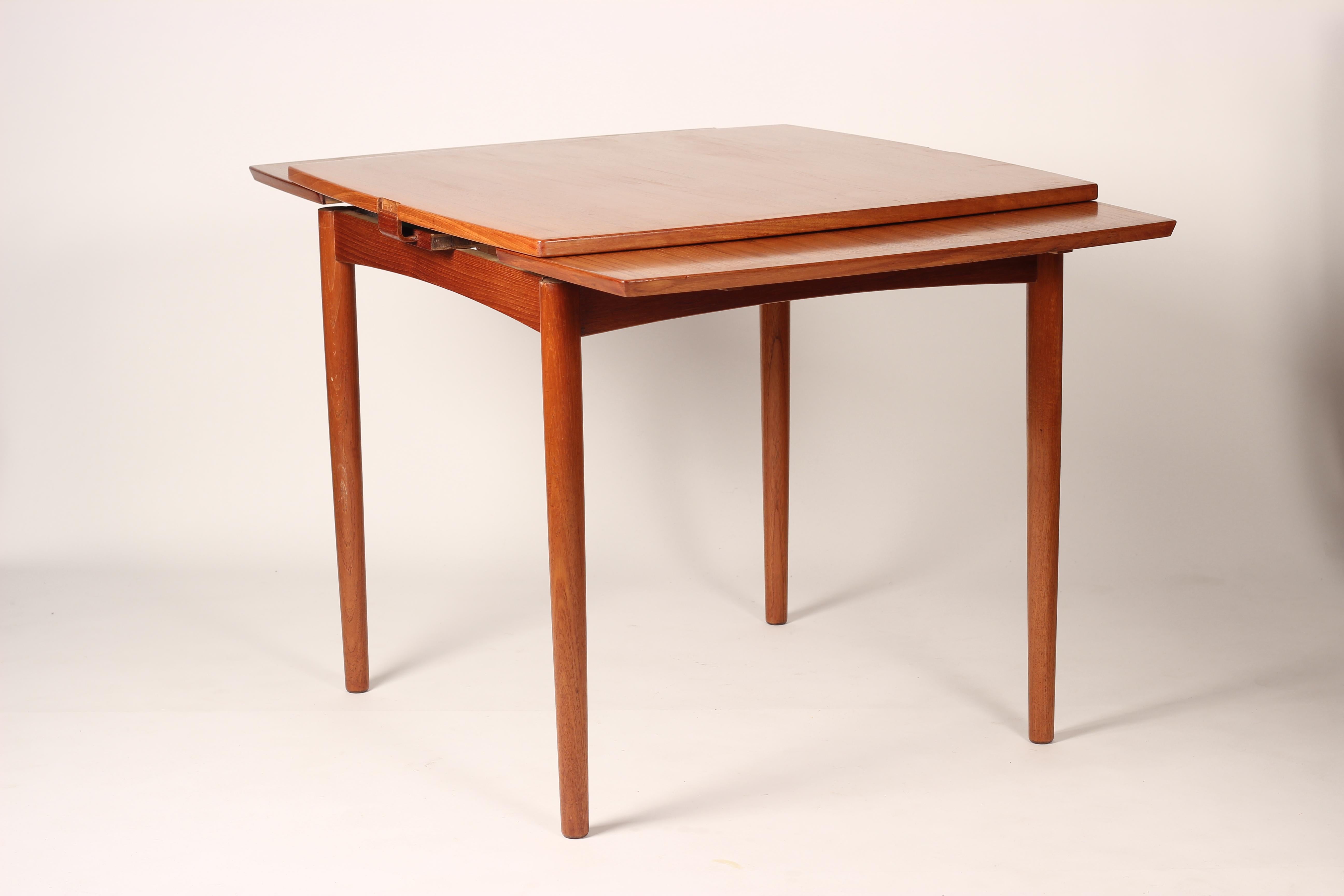 Mid-Century Modern Dining Table and Reversible Extending Card Table Carlo Jensen for Hundevad / Co.