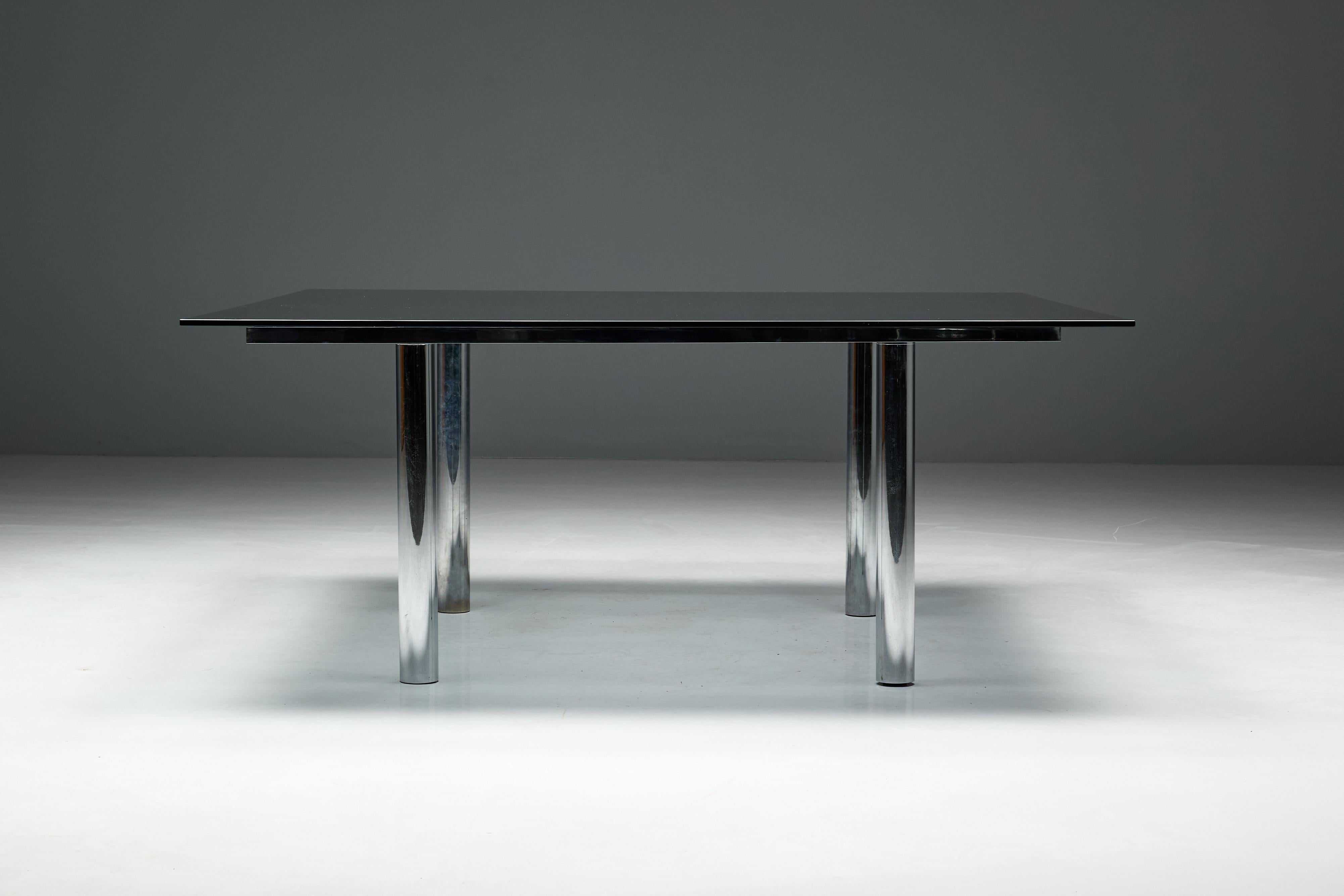 La table de salle à manger 