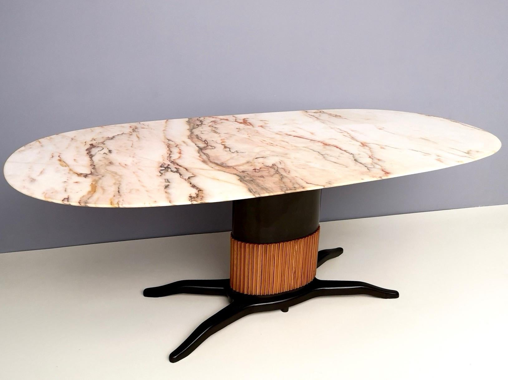 Mid-20th Century Dining Table Ascribable to Paolo Buffa with a Pink Marble Top, Italy, 1950s