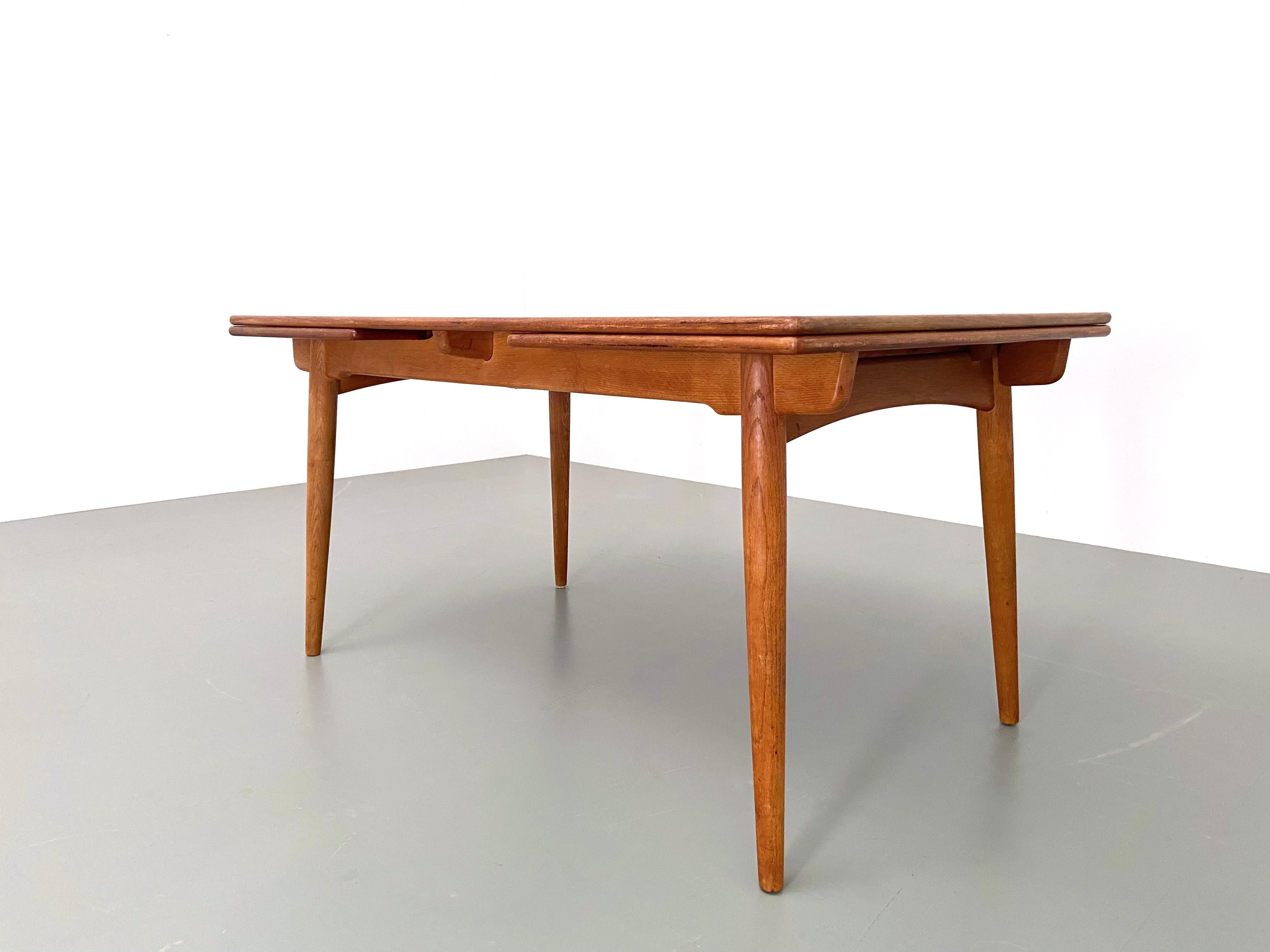 Mid-Century Modern Table de salle à manger AT 312 par Hans Wegner pour Andreas Tuck en Oak, Danemark, années 1960 en vente