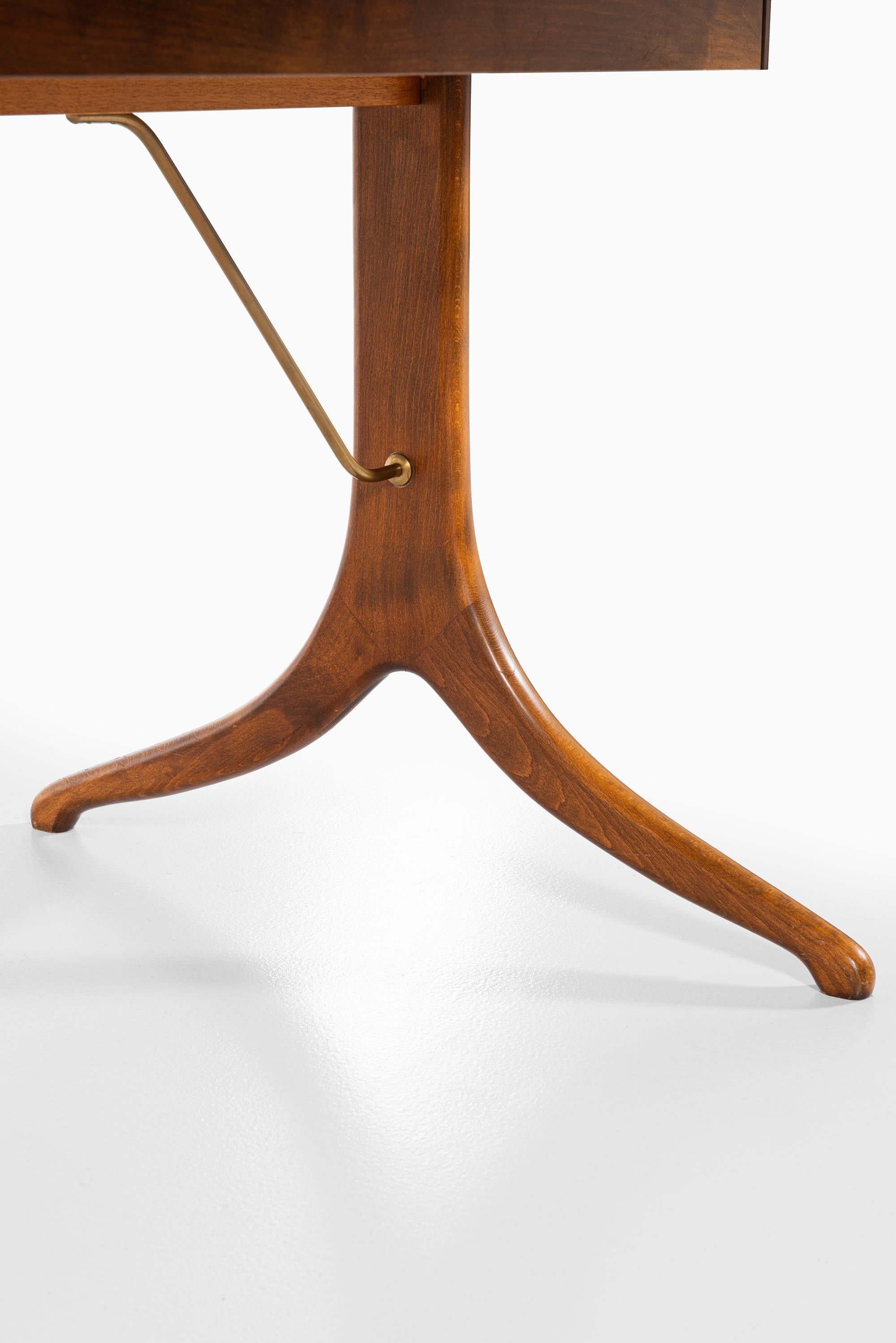 Scandinavian Modern Dining Table Attributed to David Rosén Produced in Sweden