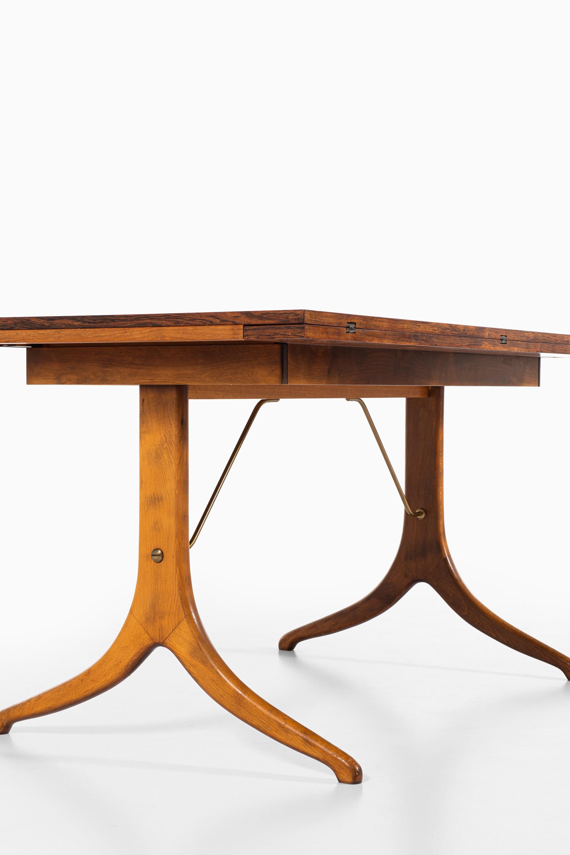 Dining Table Attributed to David Rosén Produced in Sweden In Good Condition In Limhamn, Skåne län