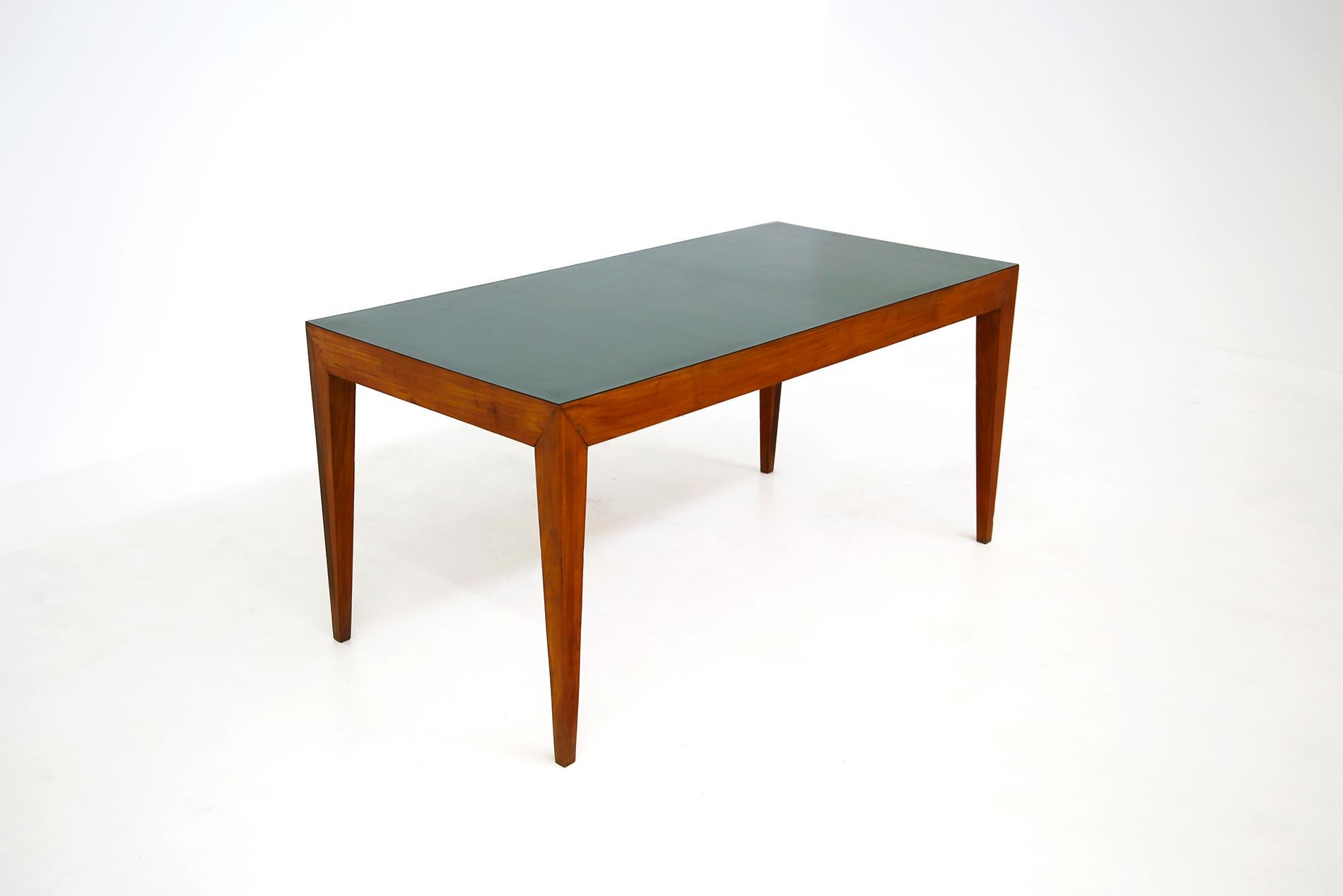 Italian Dining Table Attributed to Gio Ponti in Walnut and Green Formica, 1950s
