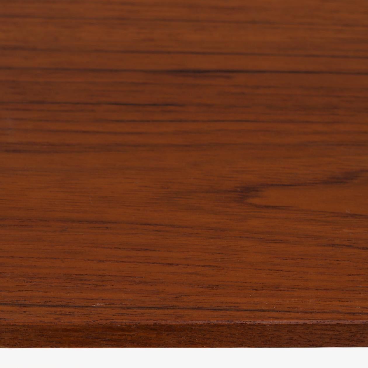 Patiné Table de salle à manger Arne Jacobsen en vente