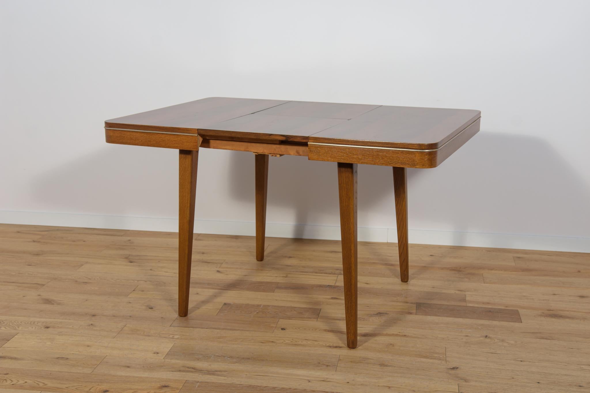 Dining Table by Bohumil Landsman for Jitona, Czechoslovakia, 1960s For Sale 3