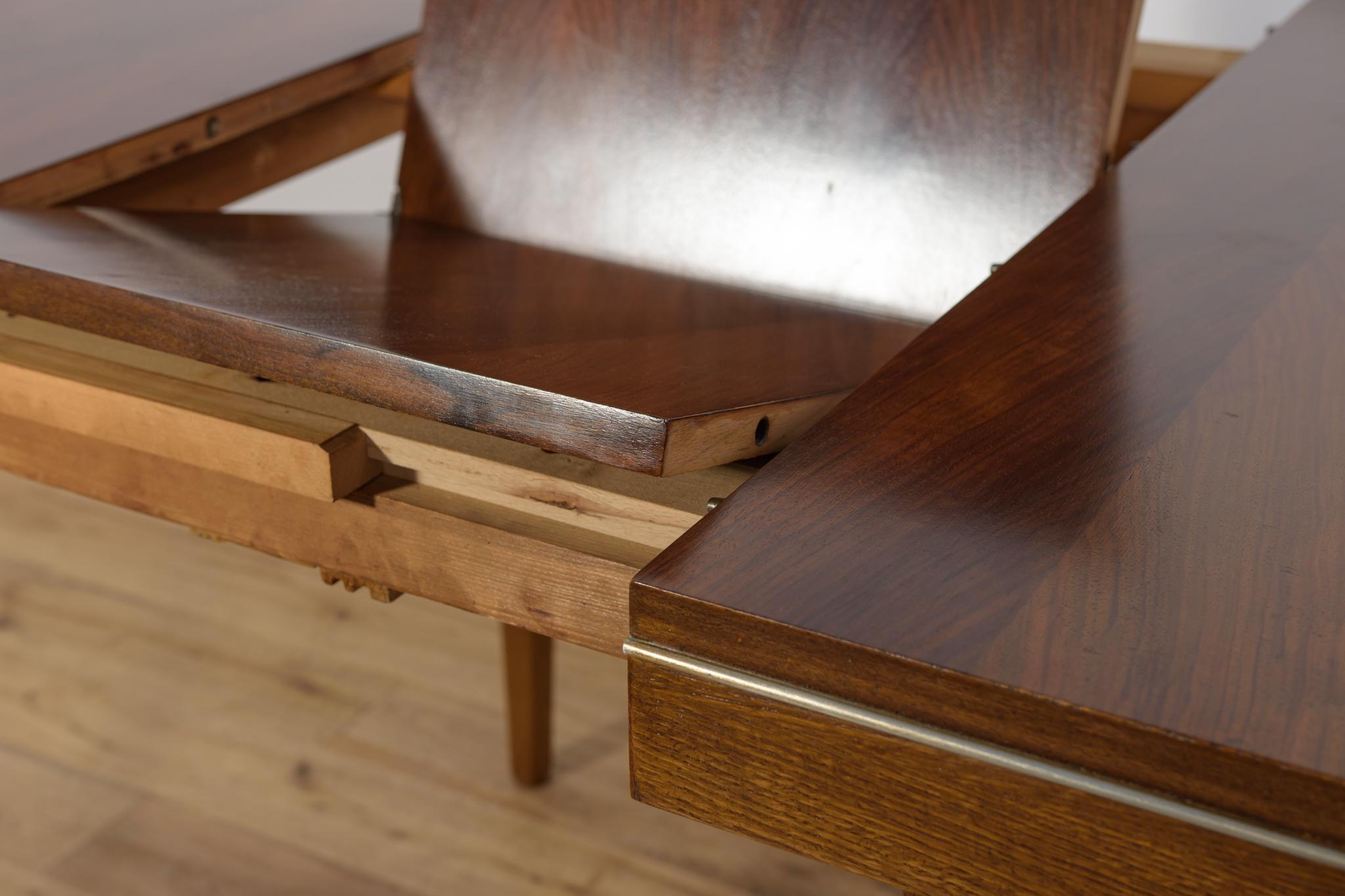 Dining Table by Bohumil Landsman for Jitona, Czechoslovakia, 1960s For Sale 10