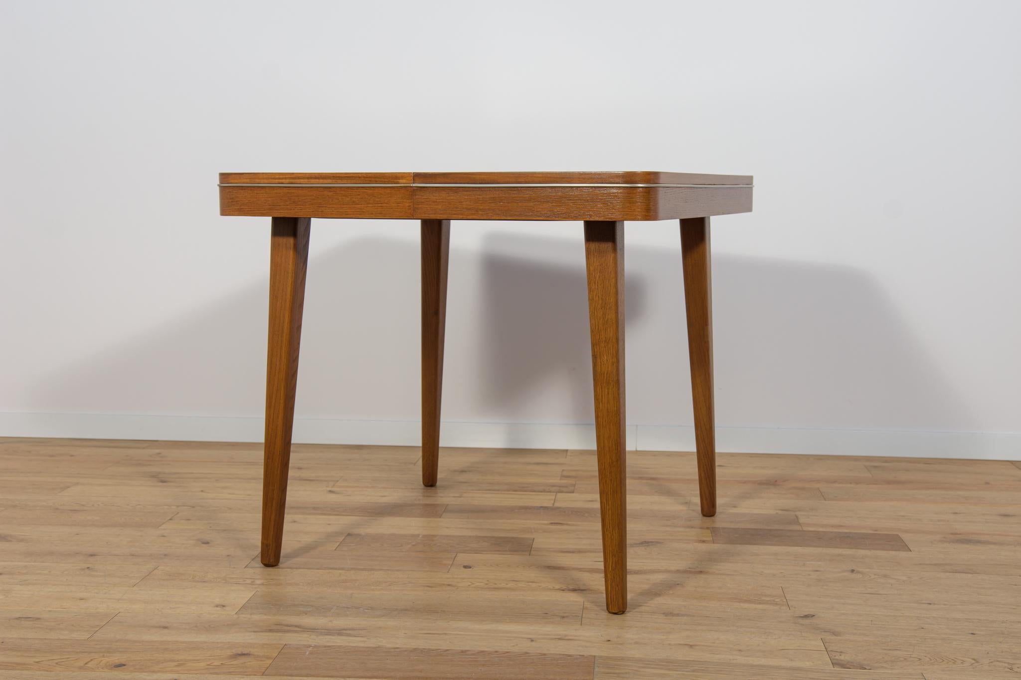 Dining Table by Bohumil Landsman for Jitona, Czechoslovakia, 1960s In Excellent Condition For Sale In GNIEZNO, 30