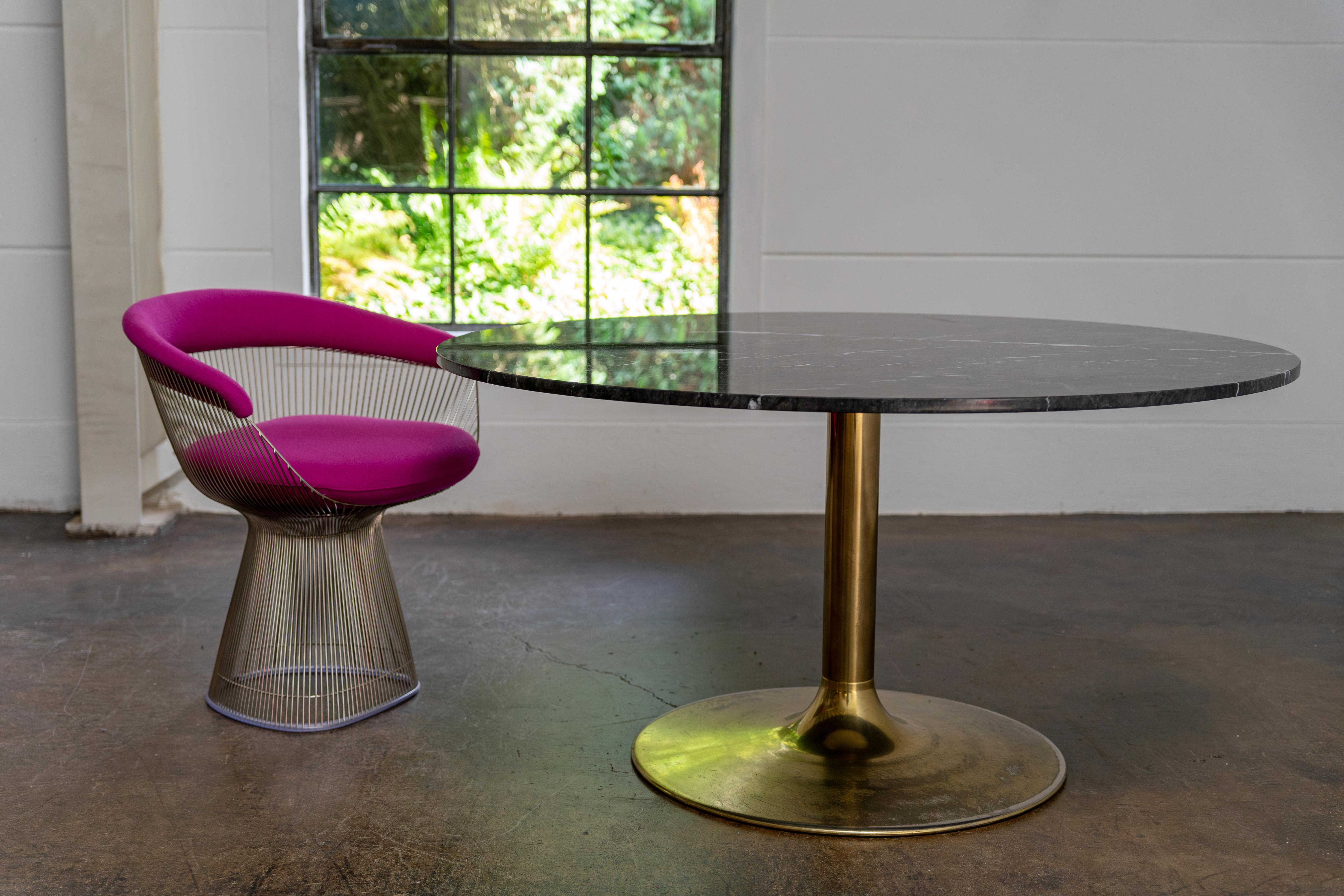 Table de salle à manger en marbre et laiton par Börje Johanson, Suède, années 1960 Bon état - En vente à Rosendahl, DE