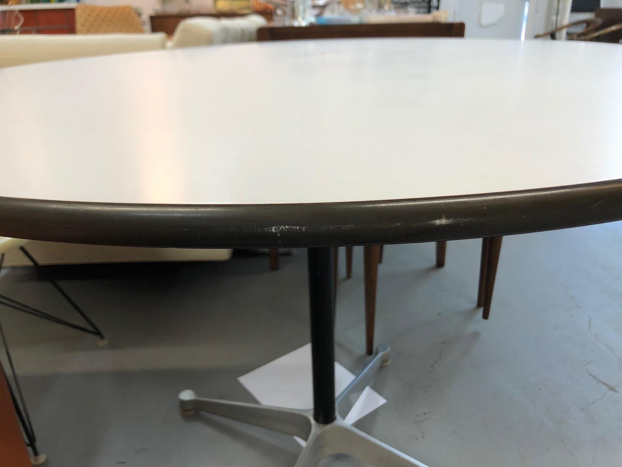 Dining Table by Charles and Ray Eames for Herman Miller For Sale 1