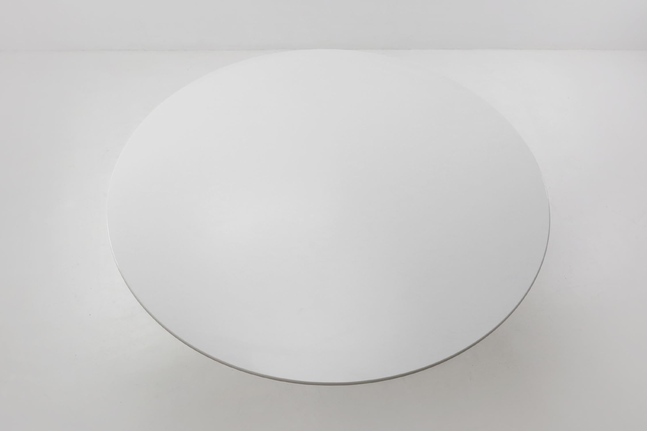 Dining Table by Eero Saarinen by Knoll 1