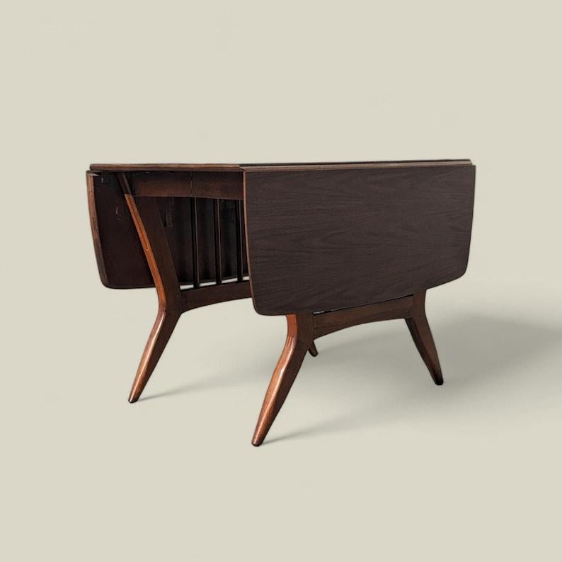 20ième siècle Table de salle à manger Garrison Furniture Co. Top en stratifié, base en bois, cuisine en vente