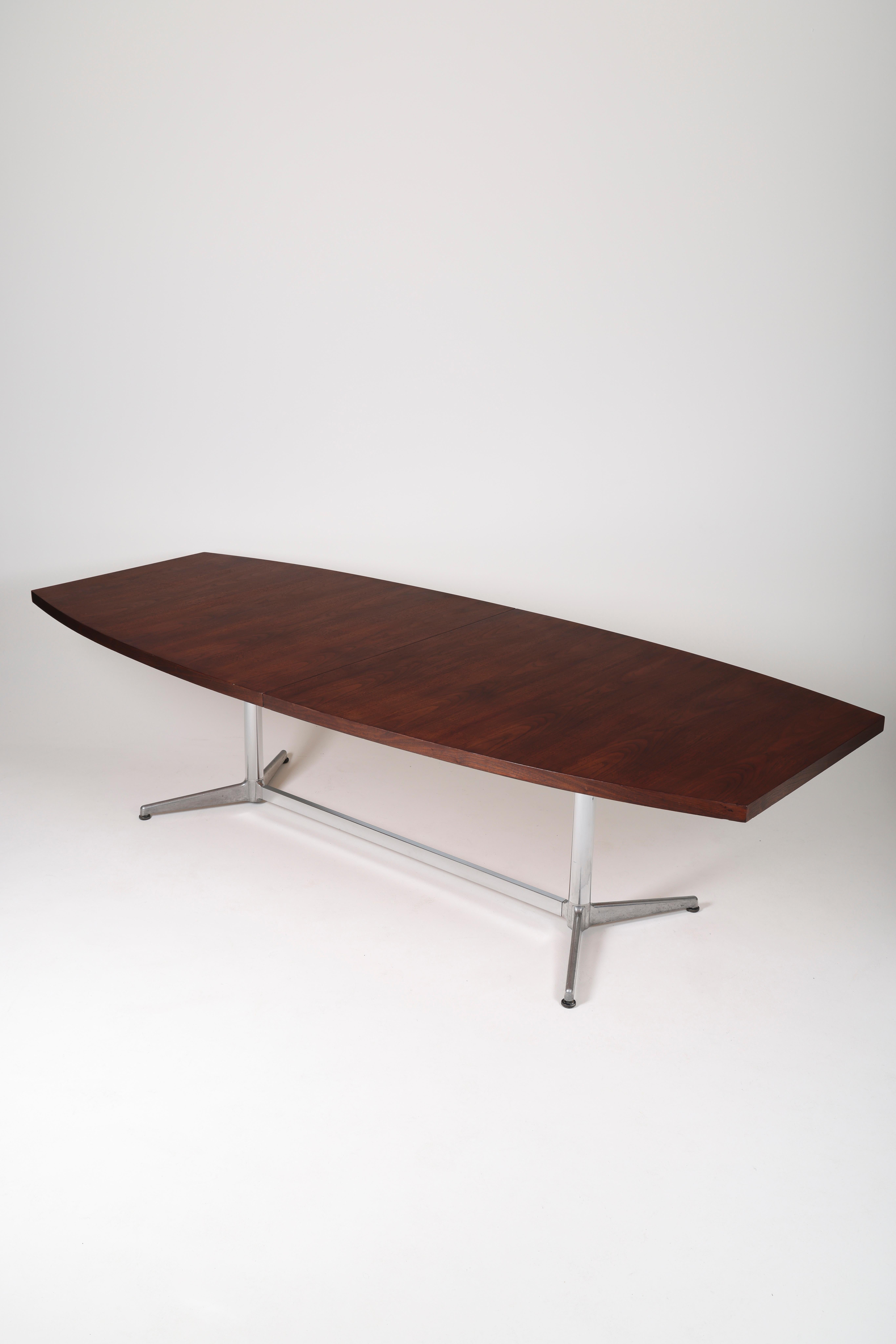 Large conference table or dining table in rosewood by Italian designer Giancarlo Piretti, 1970s. Wooden table with metal legs. Very good condition.
LP925