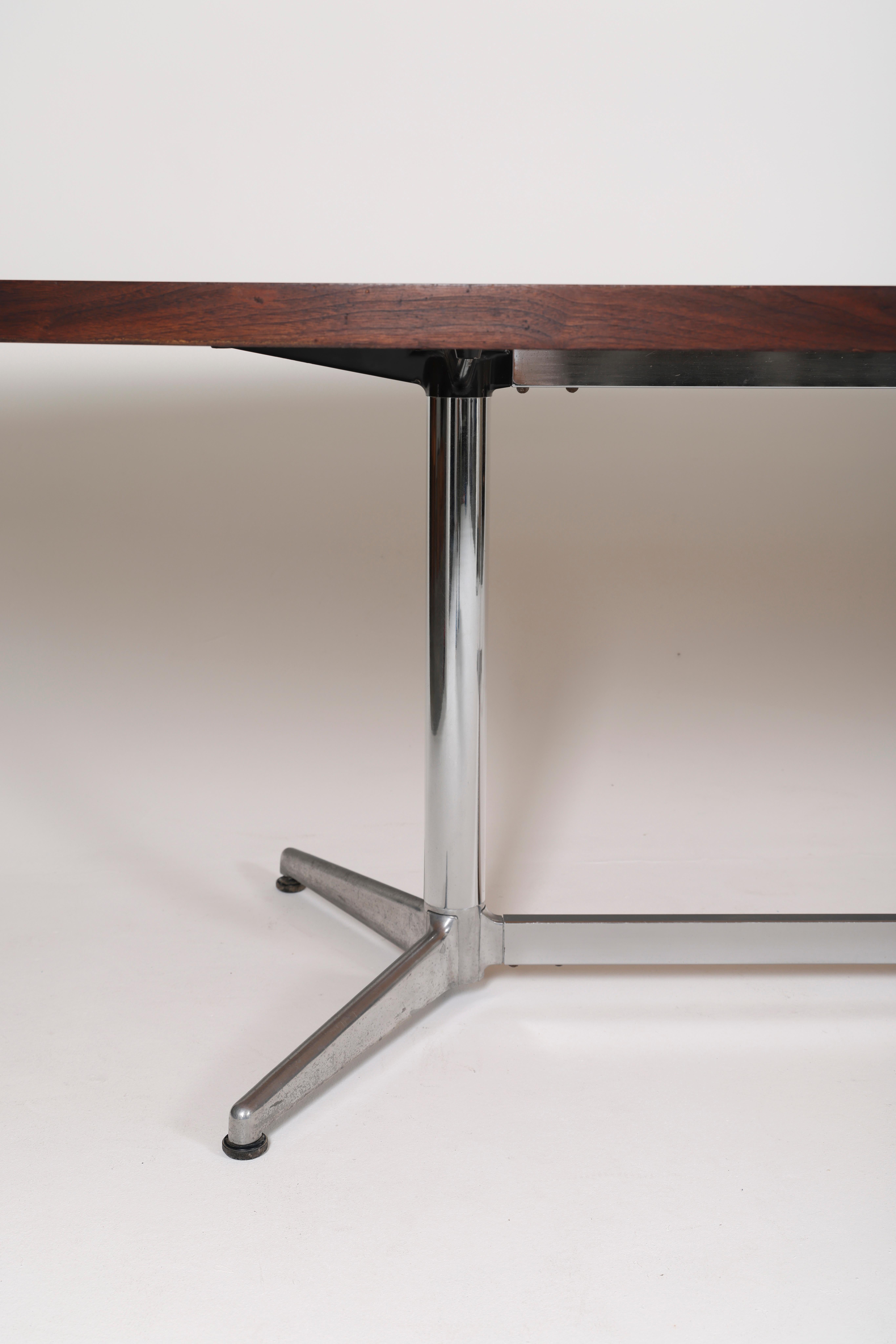 Dining table by Giancarlo Piretti For Sale 2