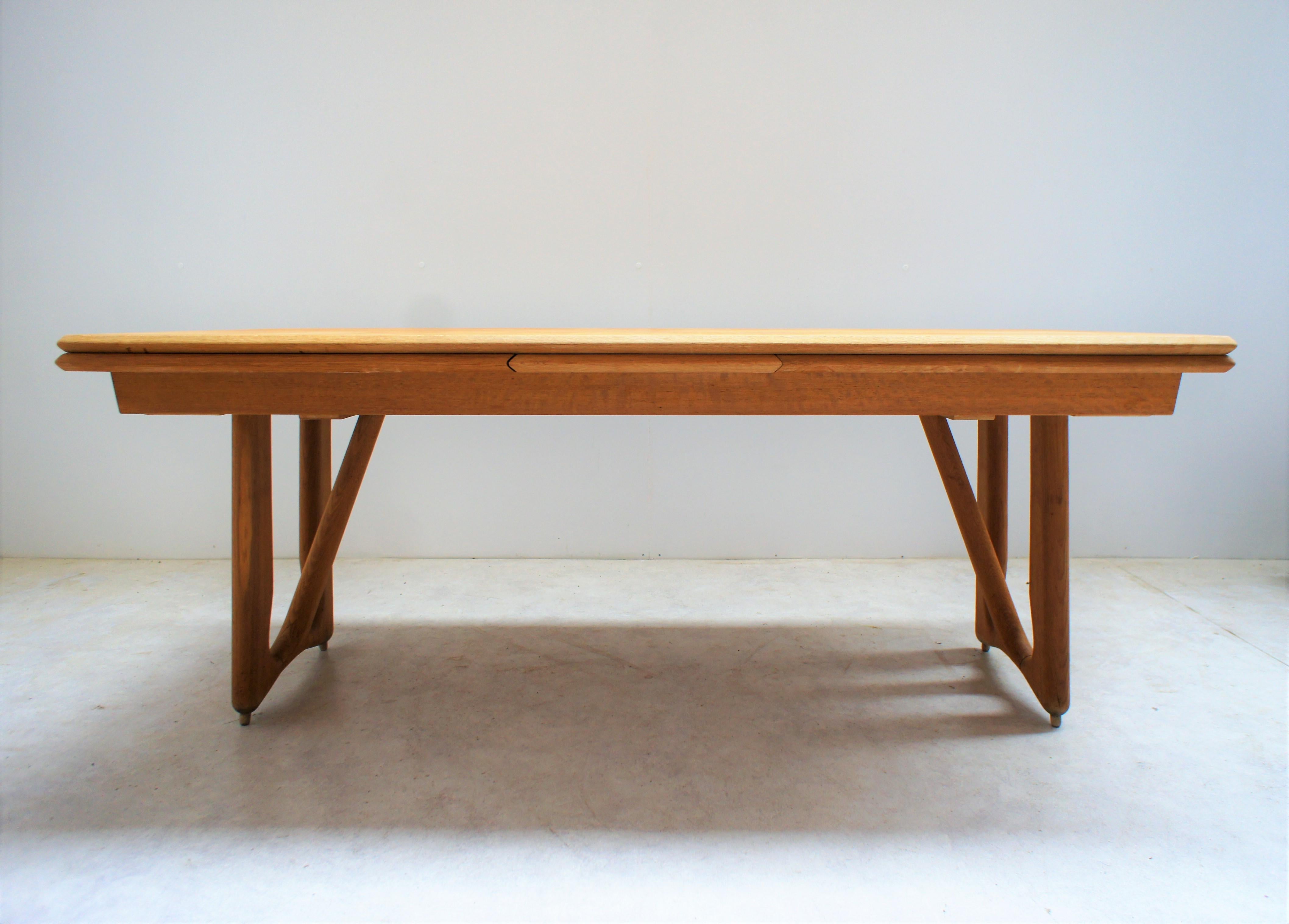 Dining Table by Guillerme et Chambron, for Votre Maison In Good Condition For Sale In Brussels , BE